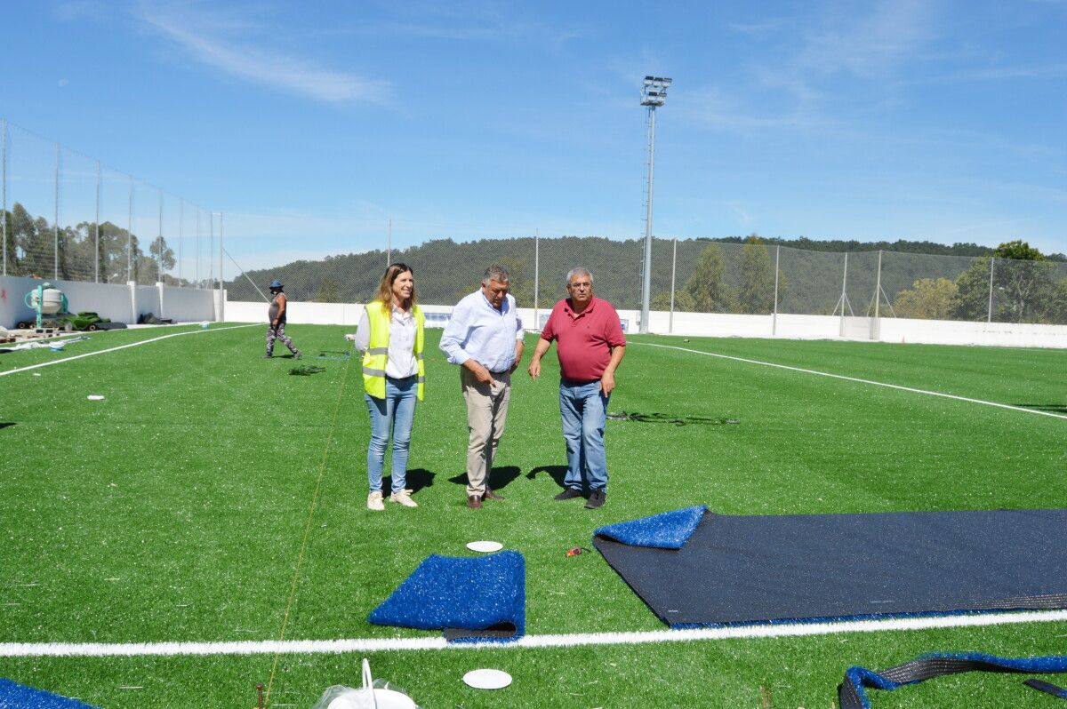 Telmo Martín visita las obras del nuevo campo de fútbol de Dorrón