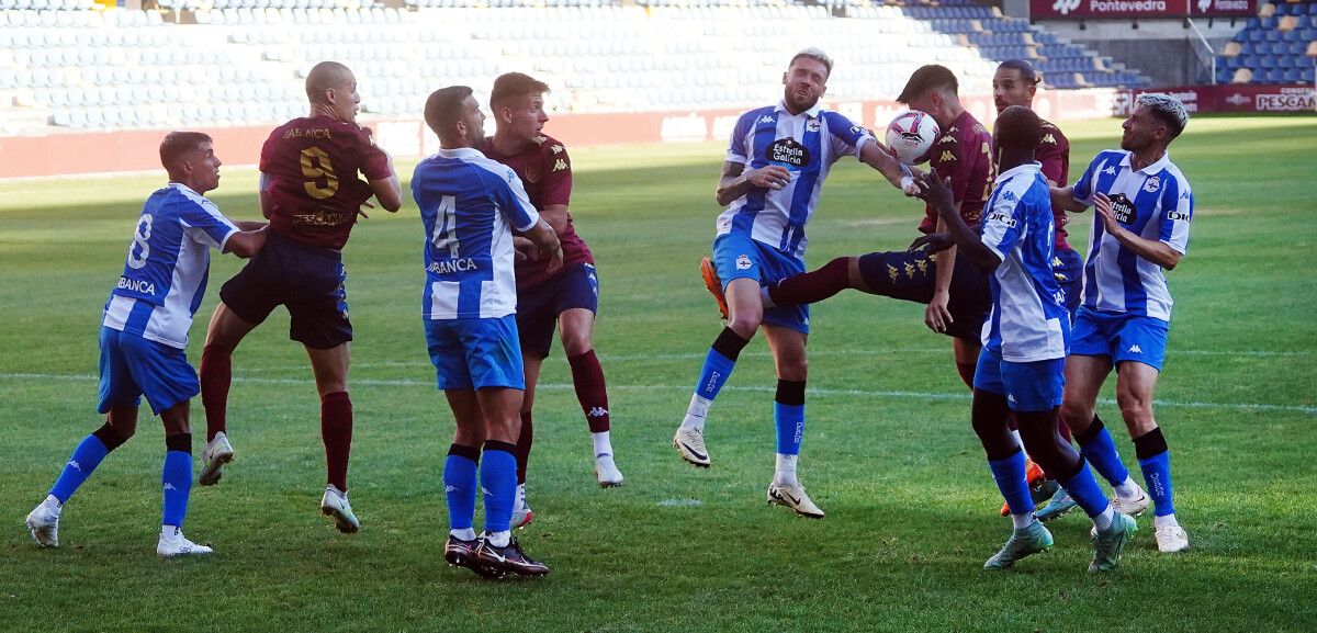 Partido de pretemporada entre Pontevedra CF y RC Deportivo en Pasarón