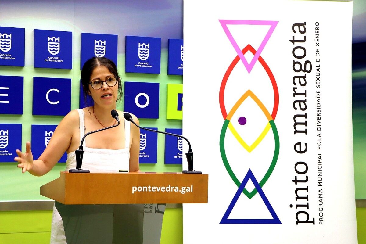 Anabel Gulías en la presentación del concurso literario de Pinto e Maragota