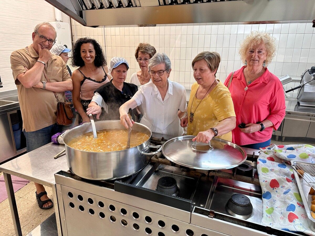 O Comedor Social de Marín acolleu a presentación do Festival do Kilo