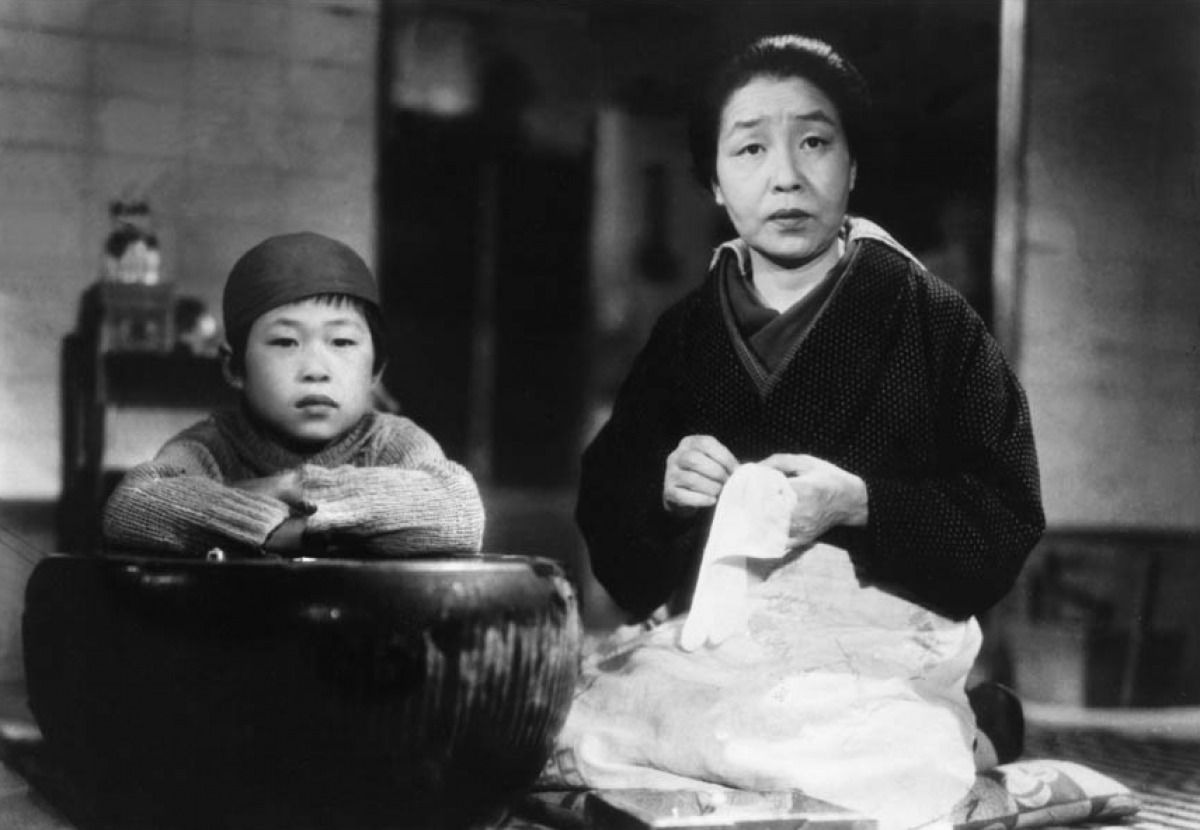 Proyección de la película "Historia de un vecindario", de Yasujiro Ozu