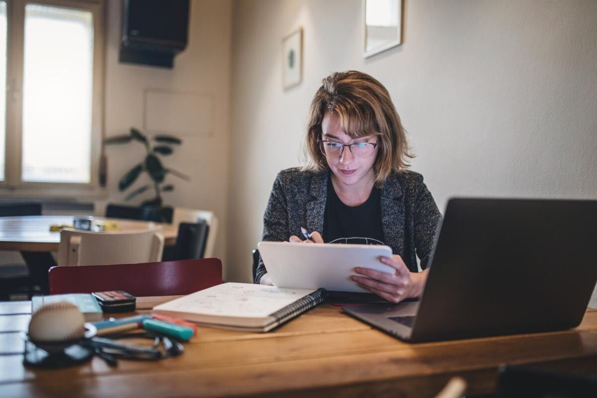 Los Polos de Emprendimiento ofrecen una red unificada y coordinada, conformada por tutores que acompañan a las personas que inician su andadura empresarial