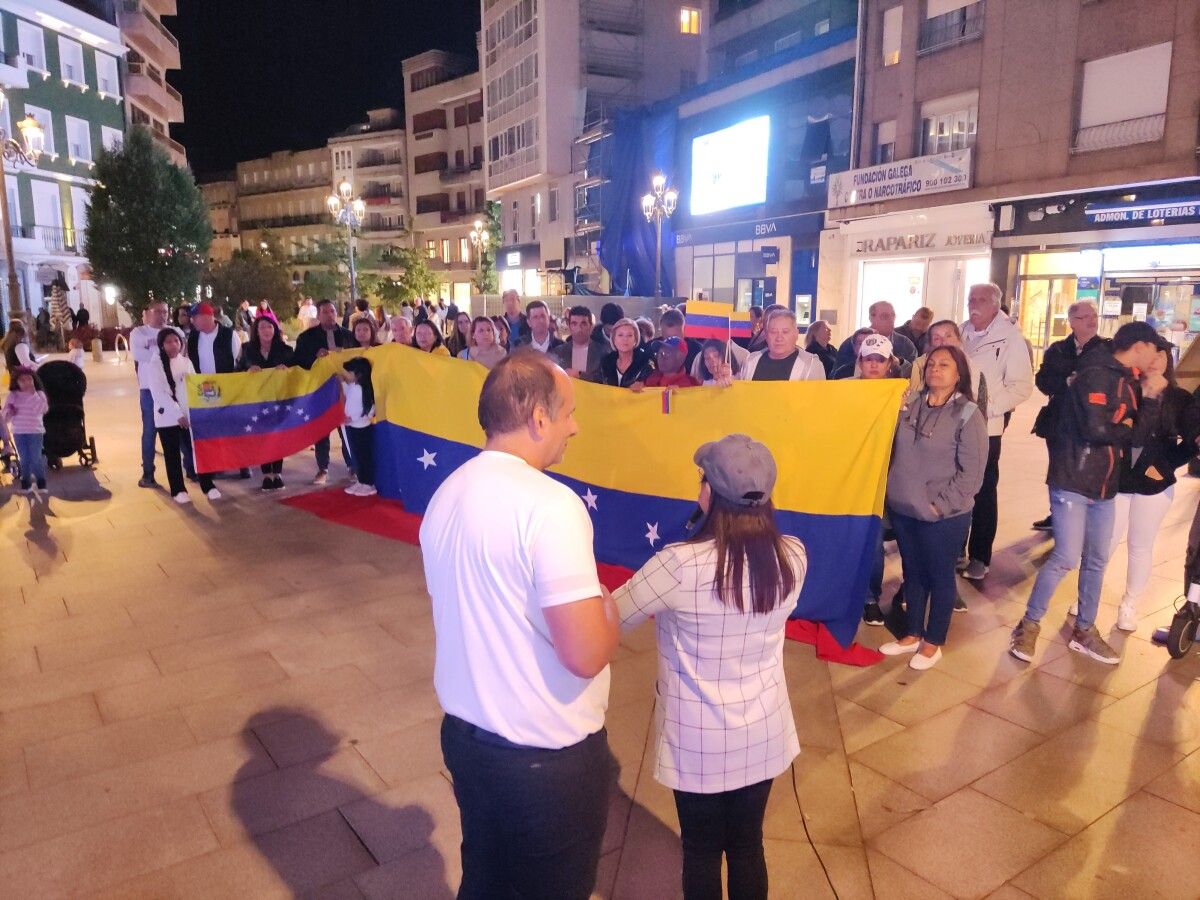 Movilización en Vilagarcía para exigir el restablecimiento de la democracia en Venezuela