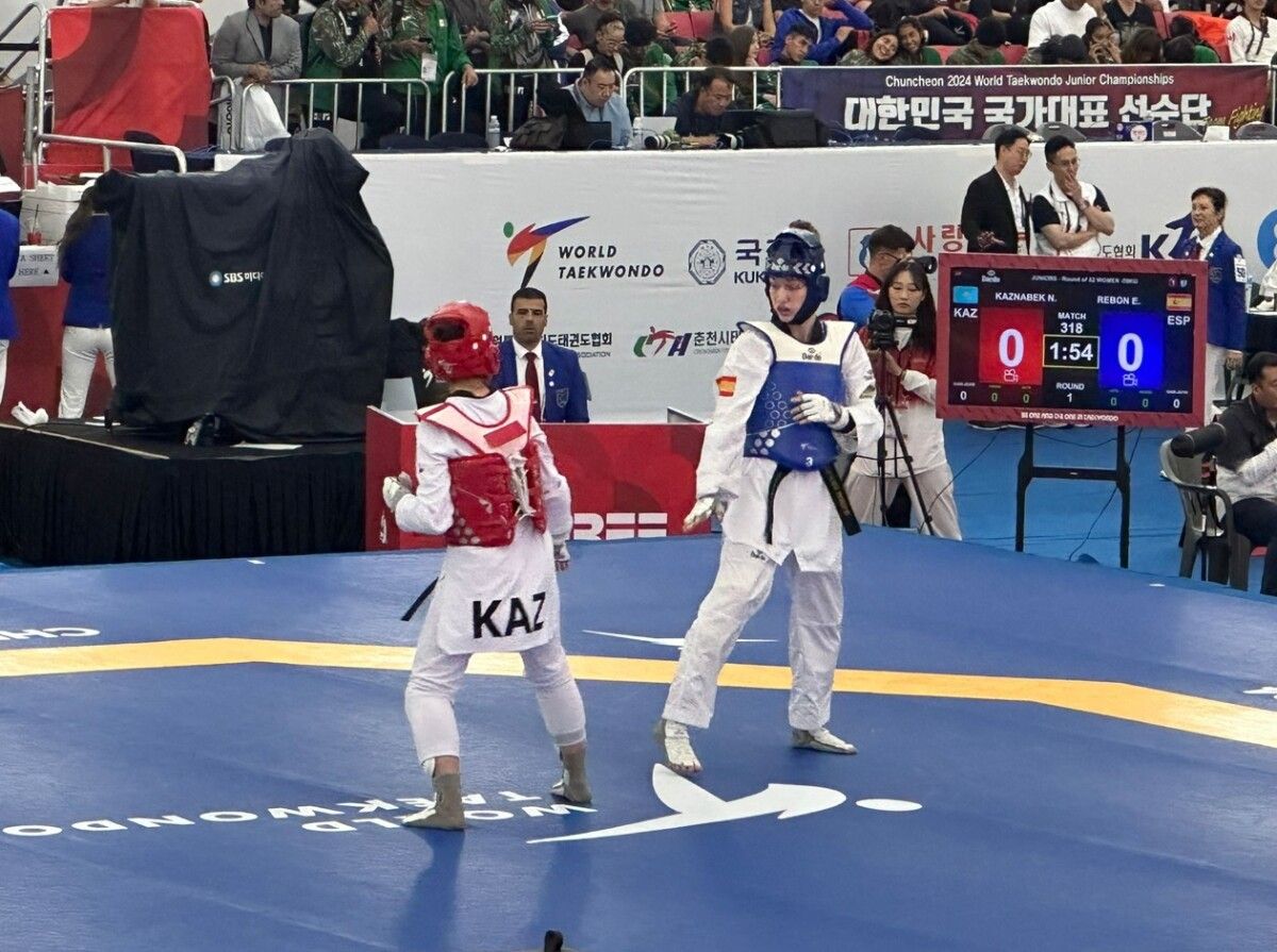 Ekaterina Rebón, en el Campeonato del Mundo Júnior de Taekwondo