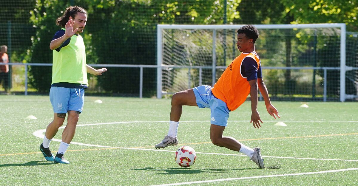 Dalisson de Almeida, en un entrenamiento con el Pontevedra en A Xunqueira