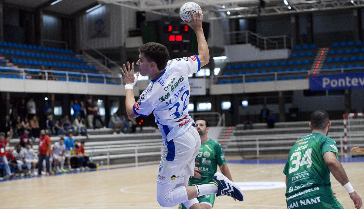 Partido de liga entre Cisne e Antequera no Pavillón Municipal