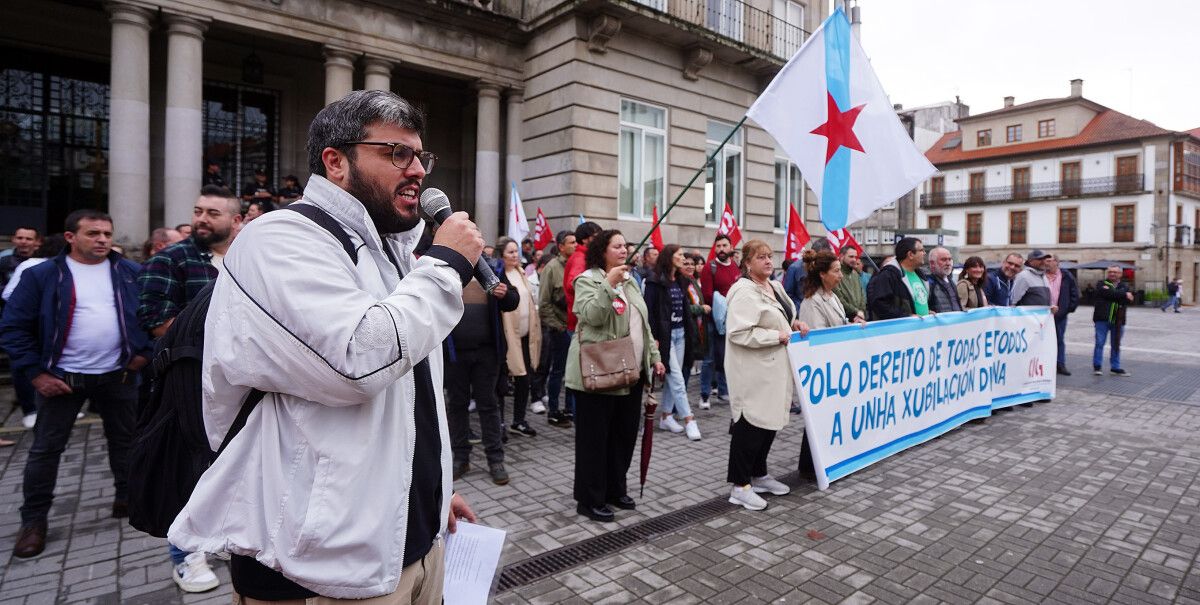 Concentración diante da Subdelegación do Goberno de integrantes da CIG