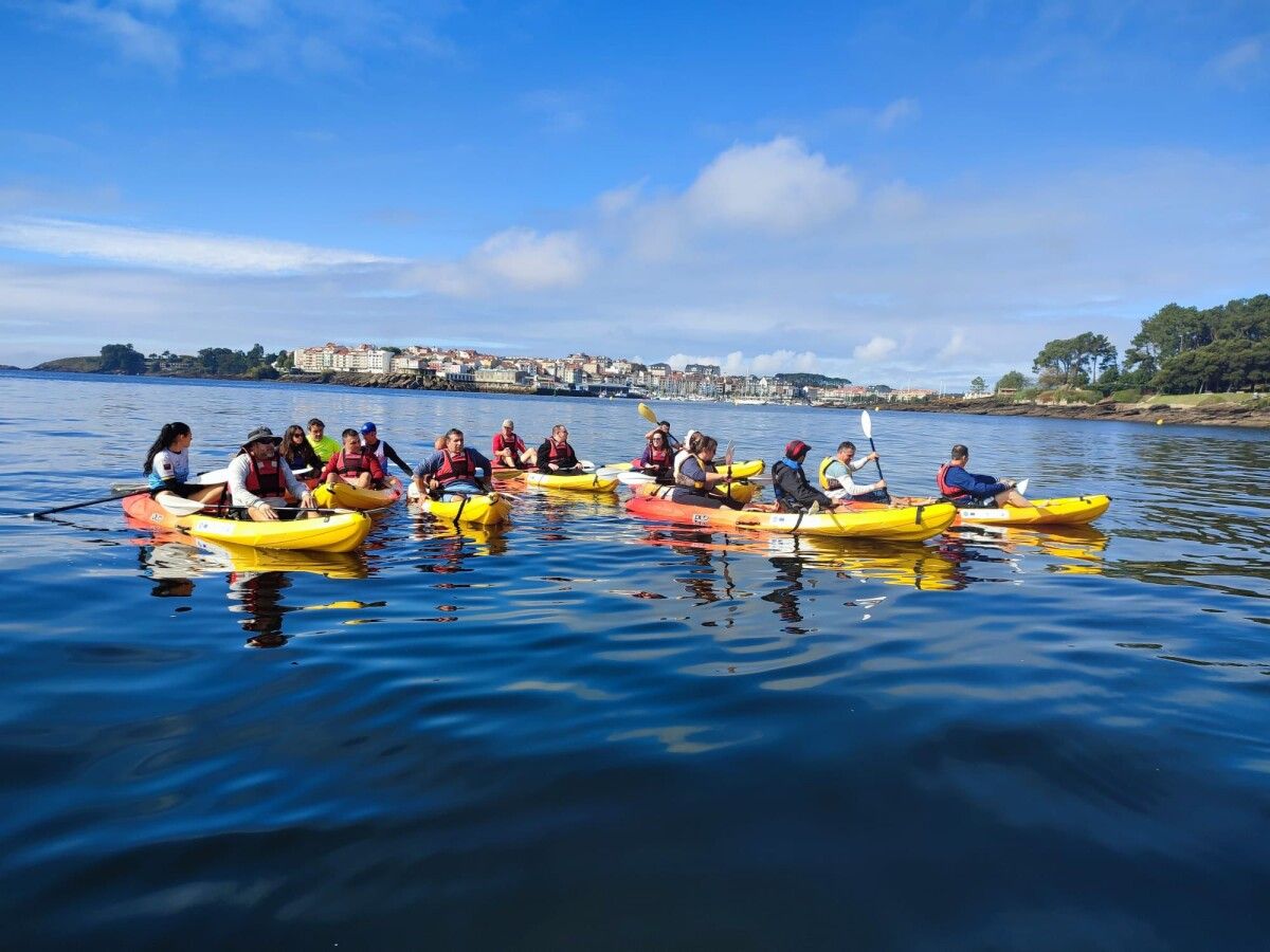 Ruta en kaiak, organizada pola asociación Amizade