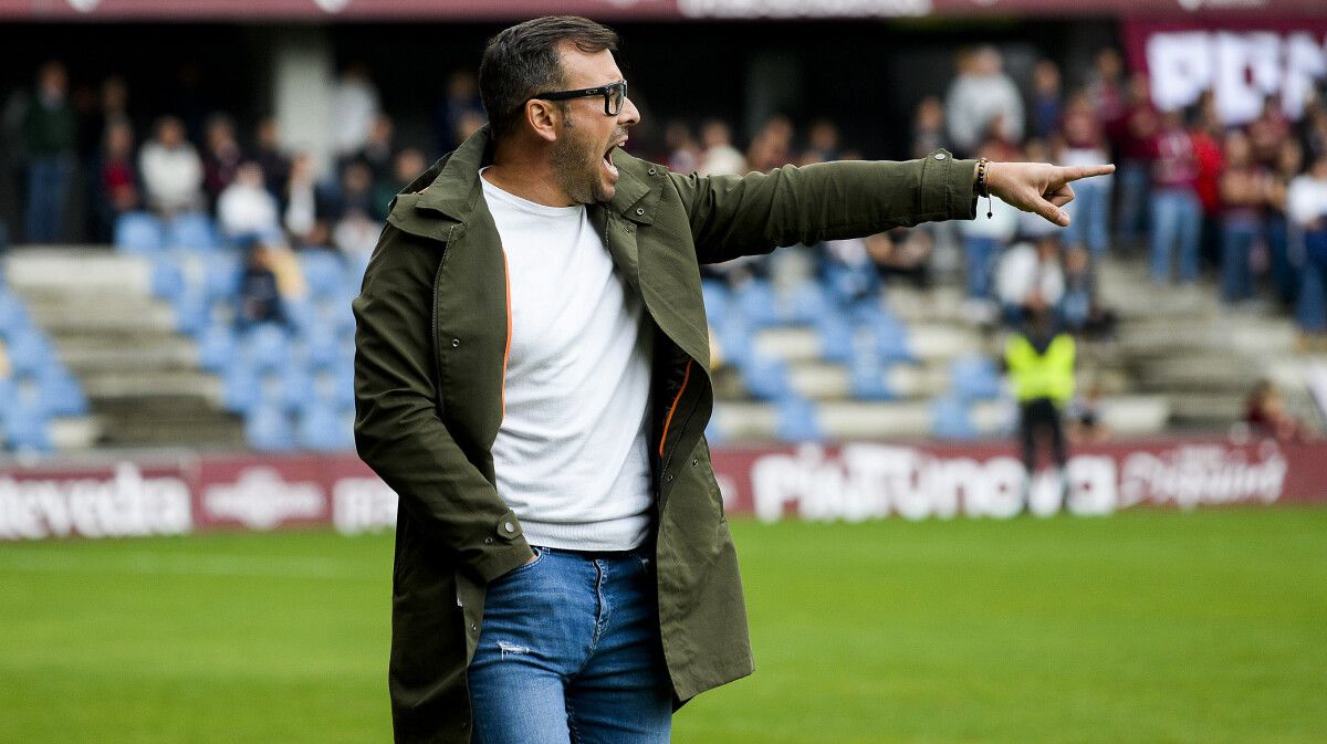 Yago Iglesias, en el partido de liga entre Pontevedra y Marino de Luanco en Pasarón