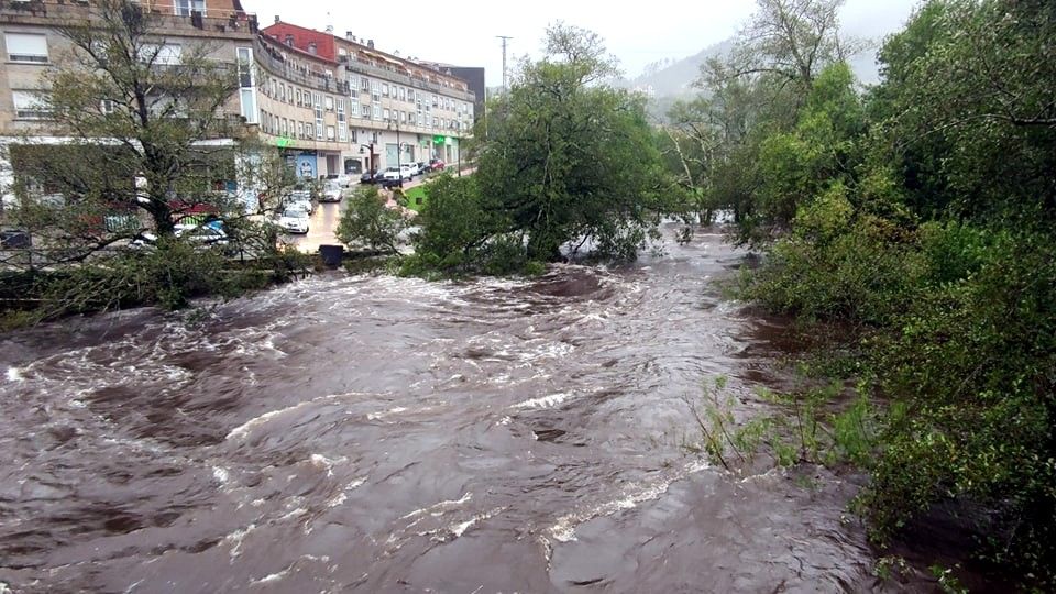 El río Verdugo a su paso por Ponte Caldelas