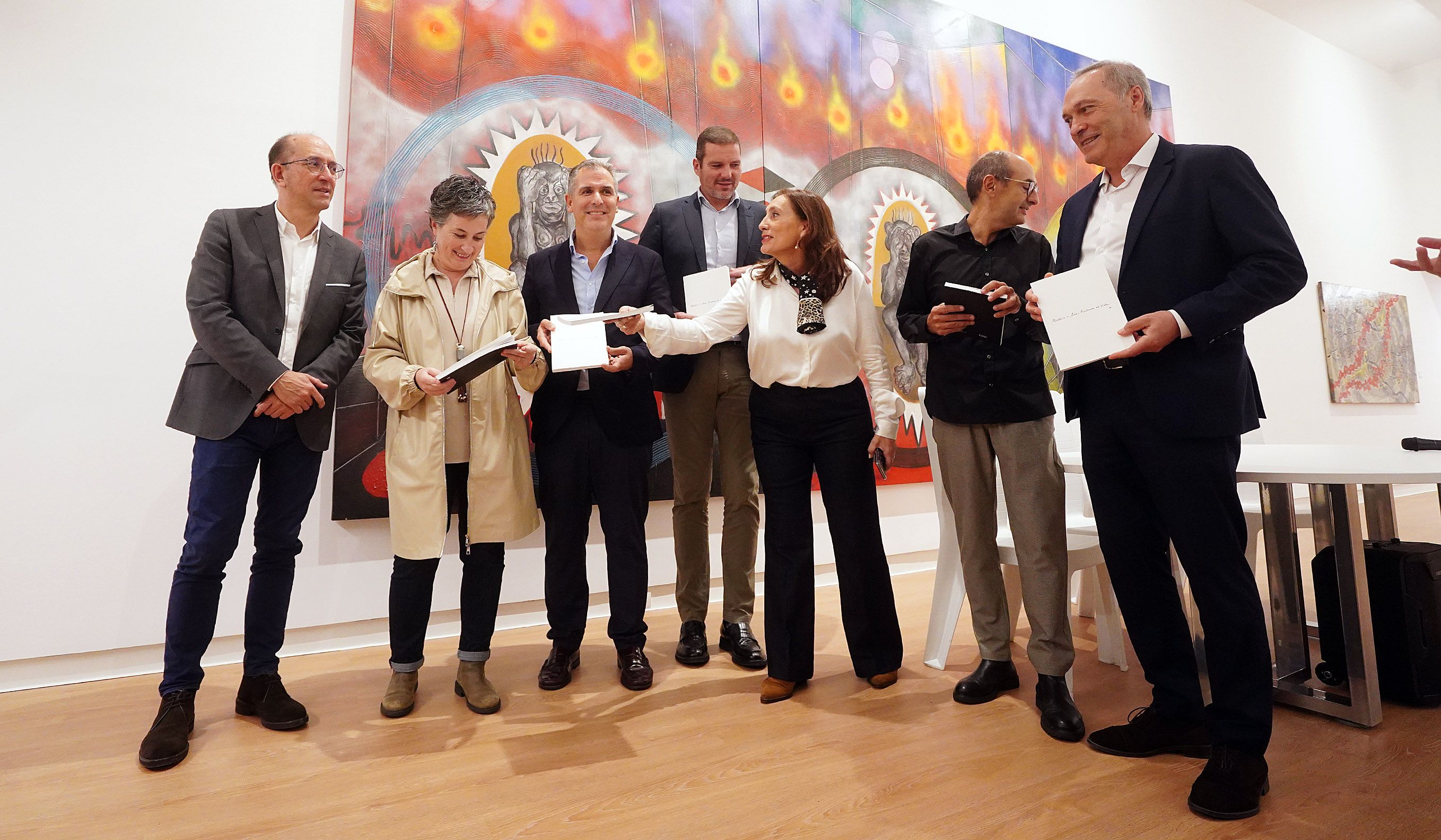 Presentación del catálogo de la exposición 'Misterio+Luz=Pintura Vida'