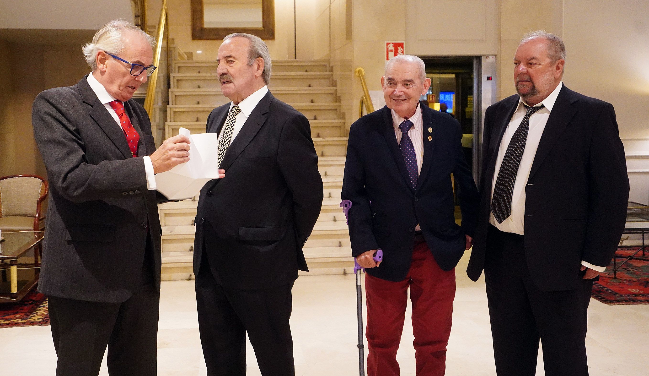 Homenaje a los nuevos socios de honor del Liceo Casino de Pontevedra