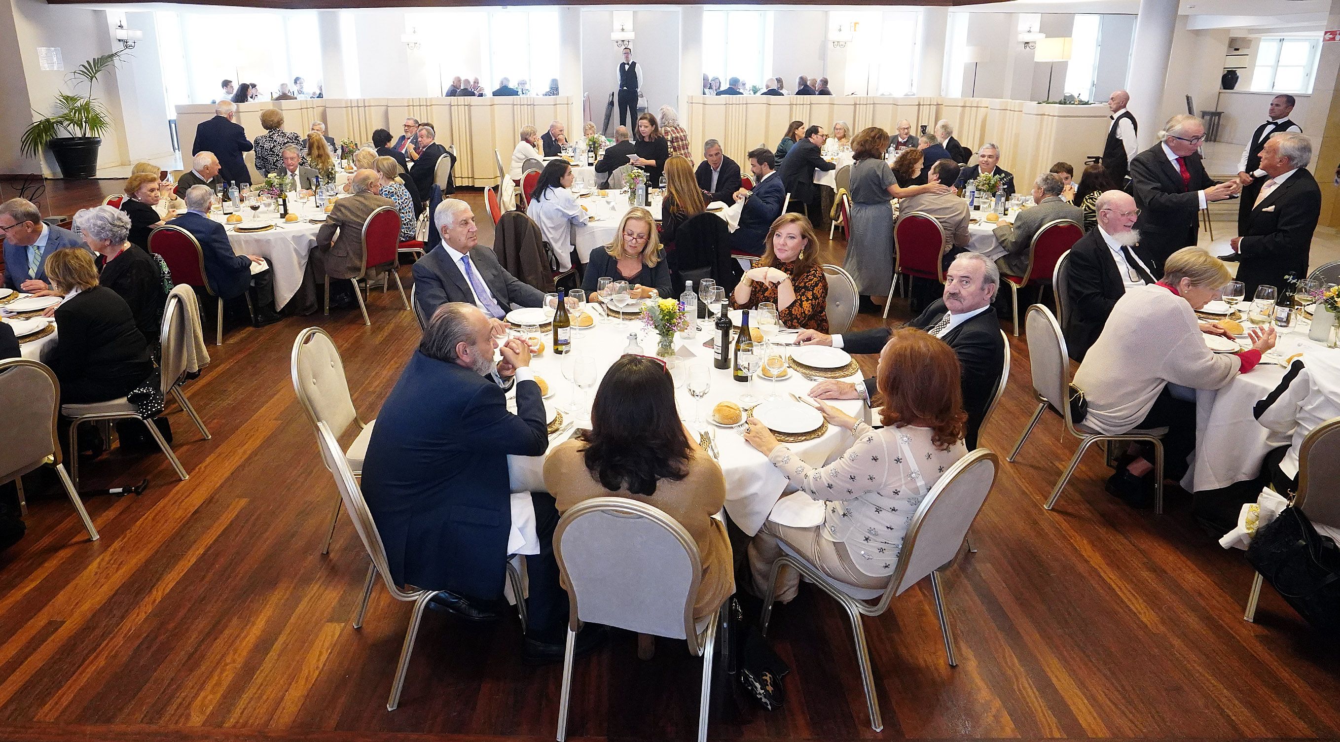 Homenaje a los nuevos socios de honor del Liceo Casino de Pontevedra