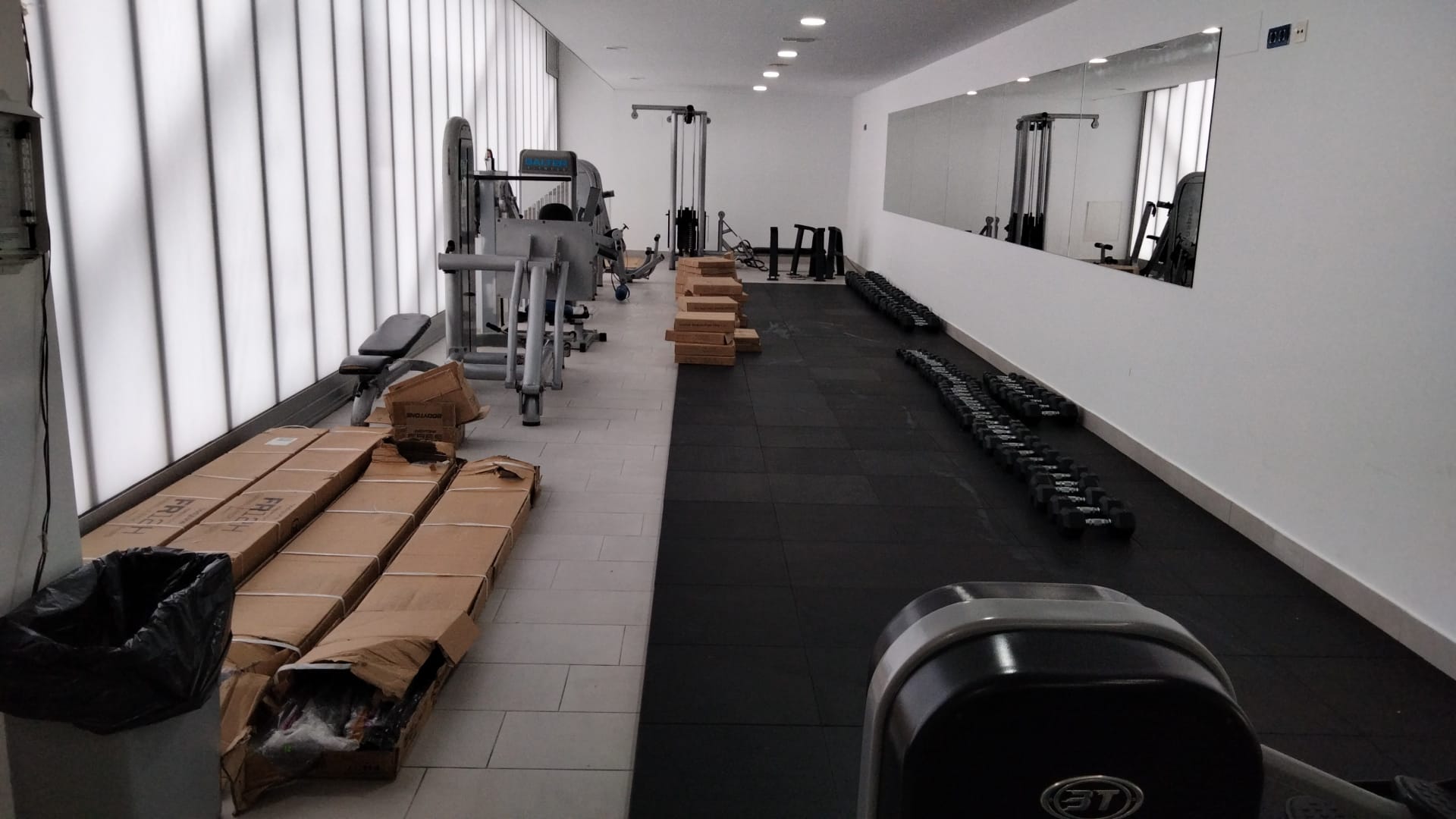 Nuevo equipamiento del gimnasio de la Piscina Municipal de Marín