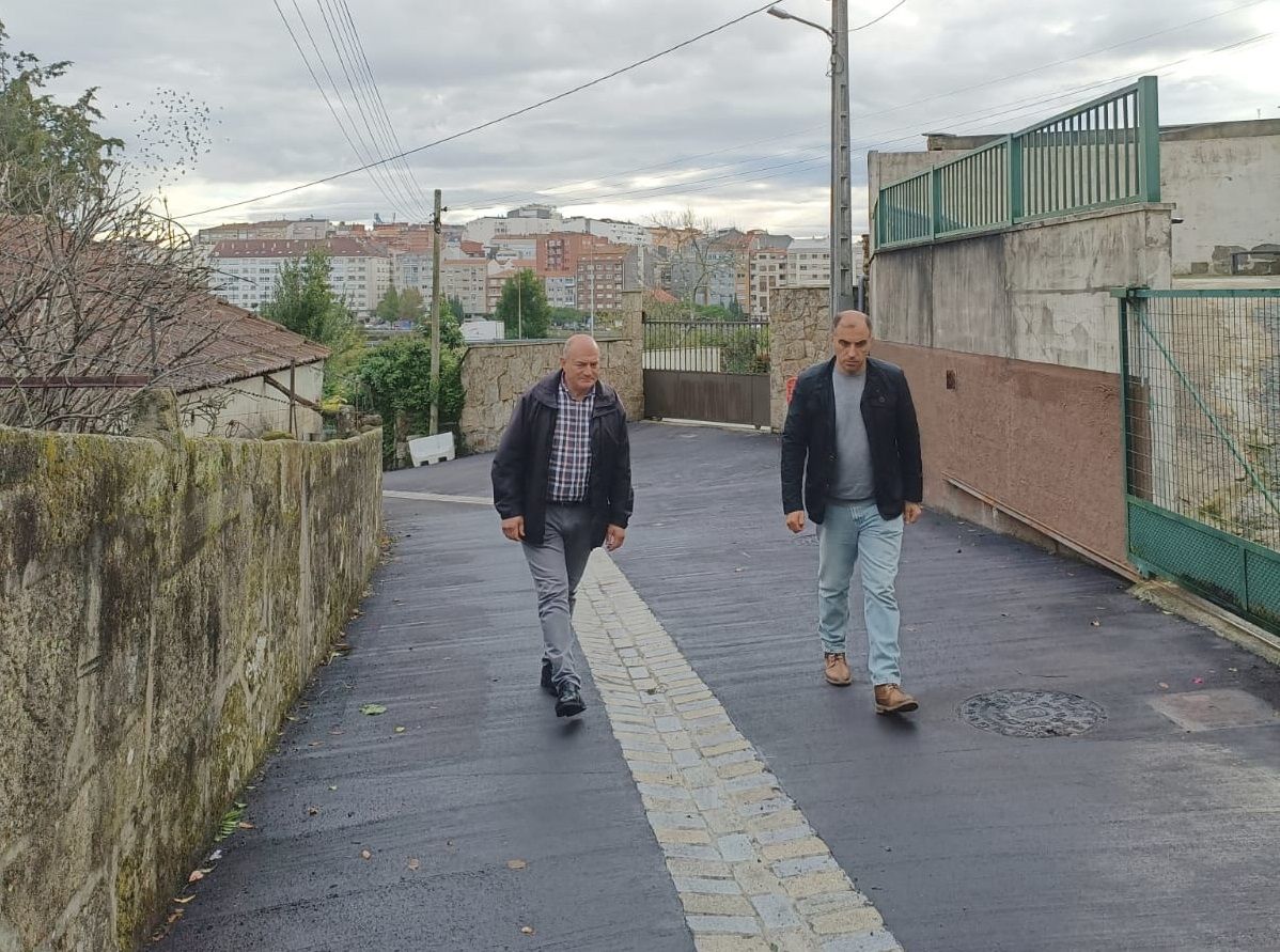 Visita del alcalde al Camiño do Castaño