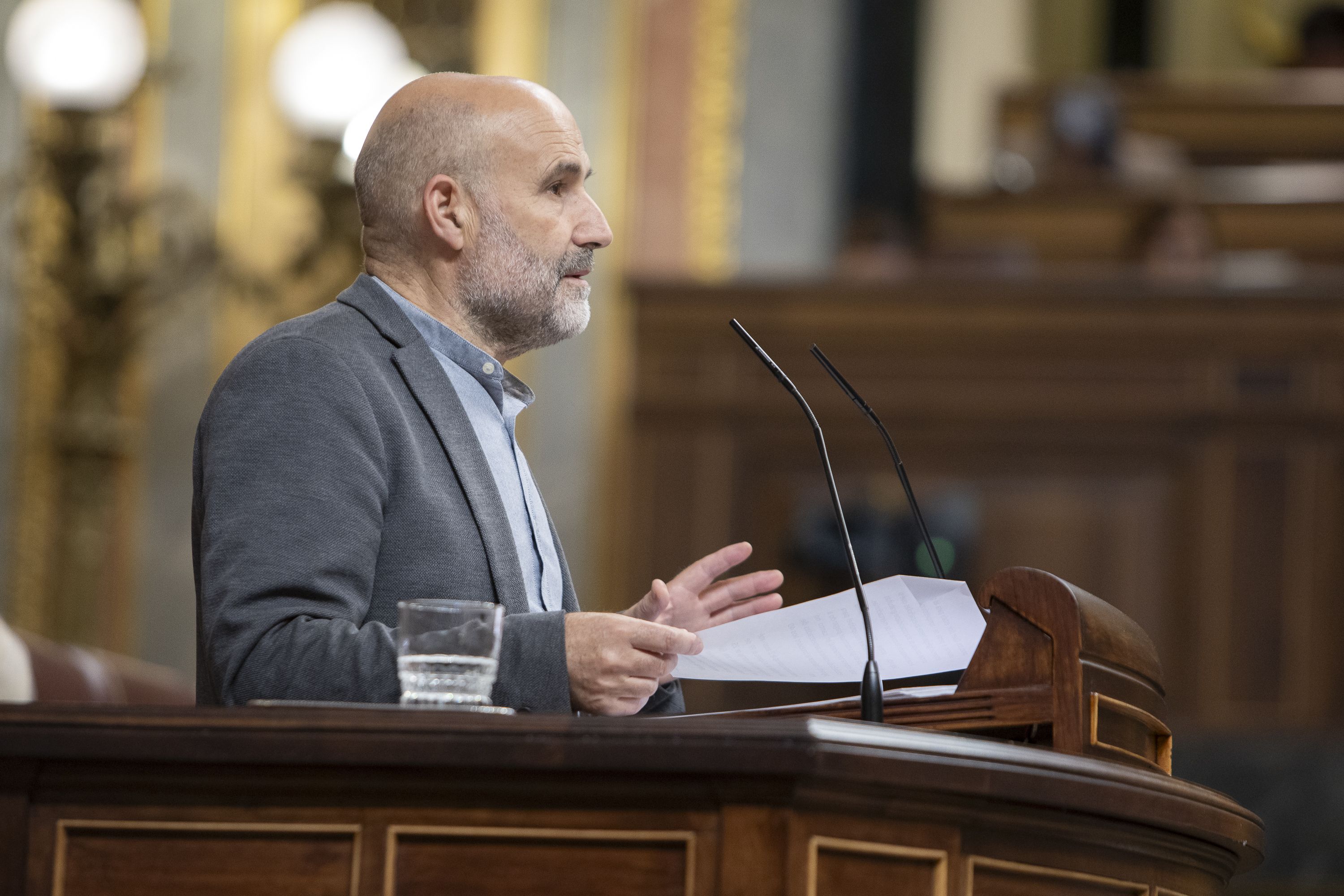 Néstor Rego defendendo a proposta do BNG no Congreso