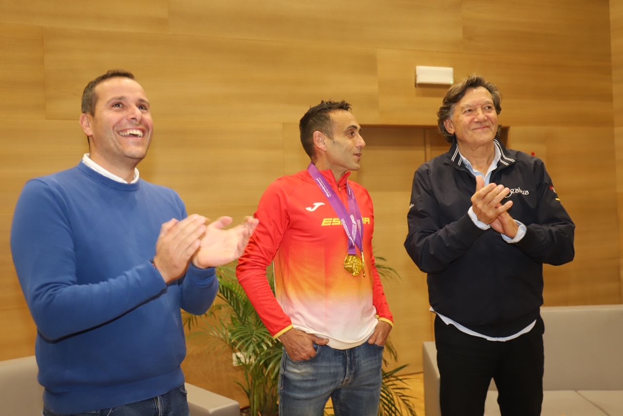 Homenaje al atleta máster Jordi Carrasco en Moraña