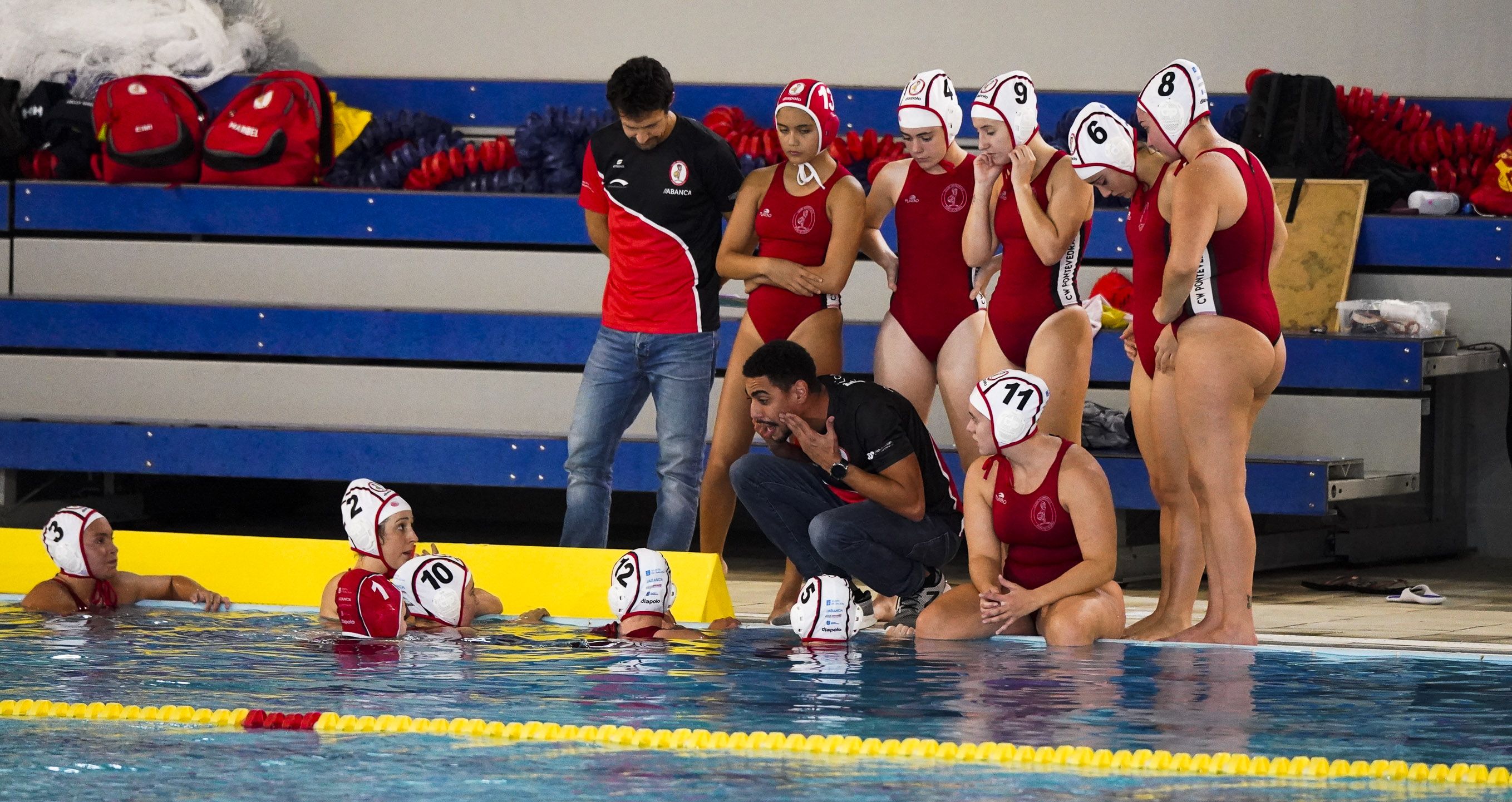 Partido entre el Waterpolo Pontevedra y el CN Molins de Rei en Rías do Sur