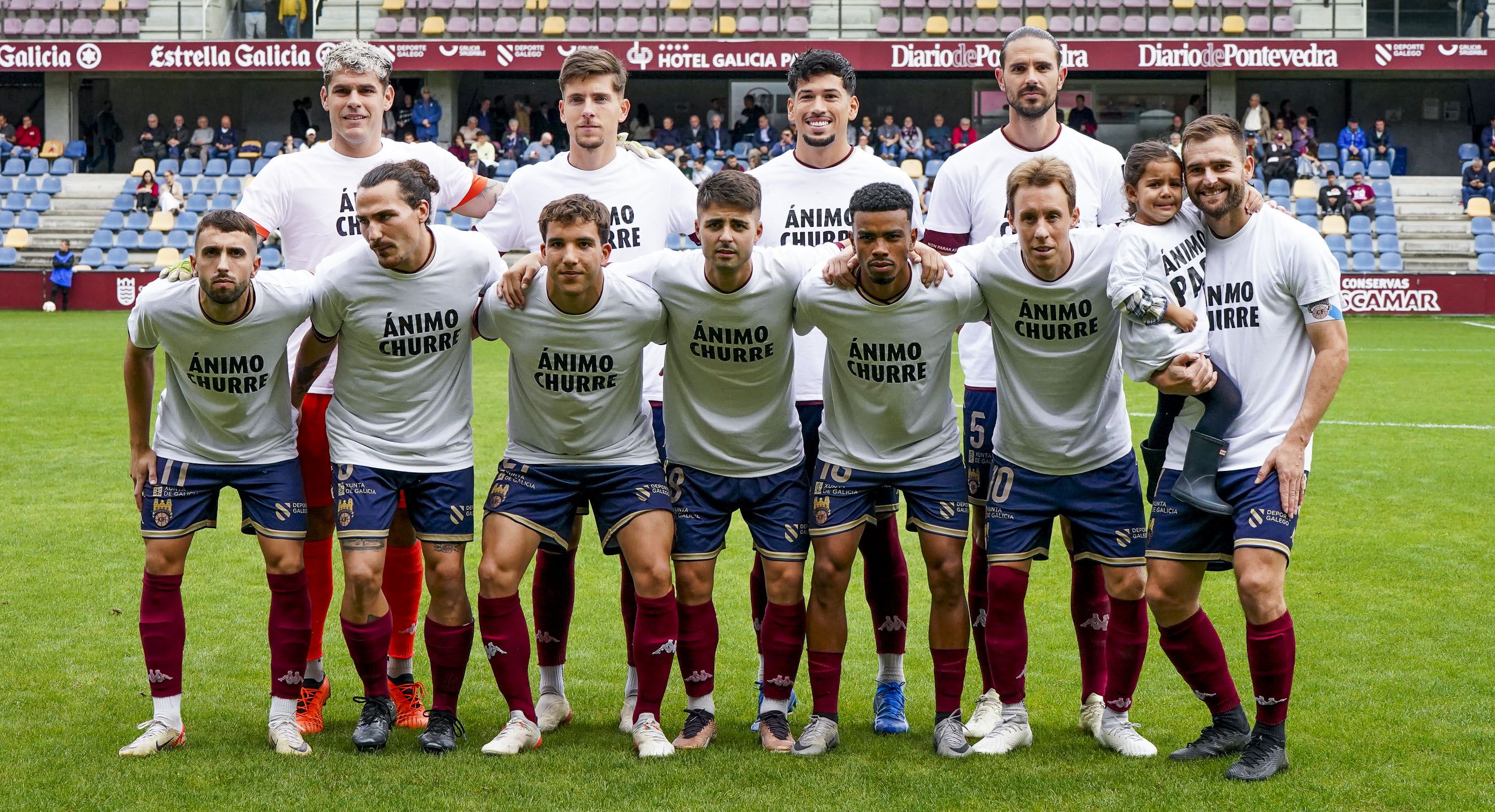 Partido entre Pontevedra CF y Rayo Cantabria en Pasarón