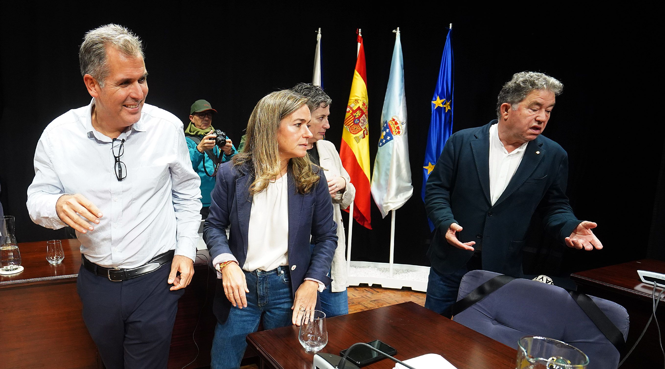 Último pleno de la corporación municipal de Pontevedra en el Teatro Principal 