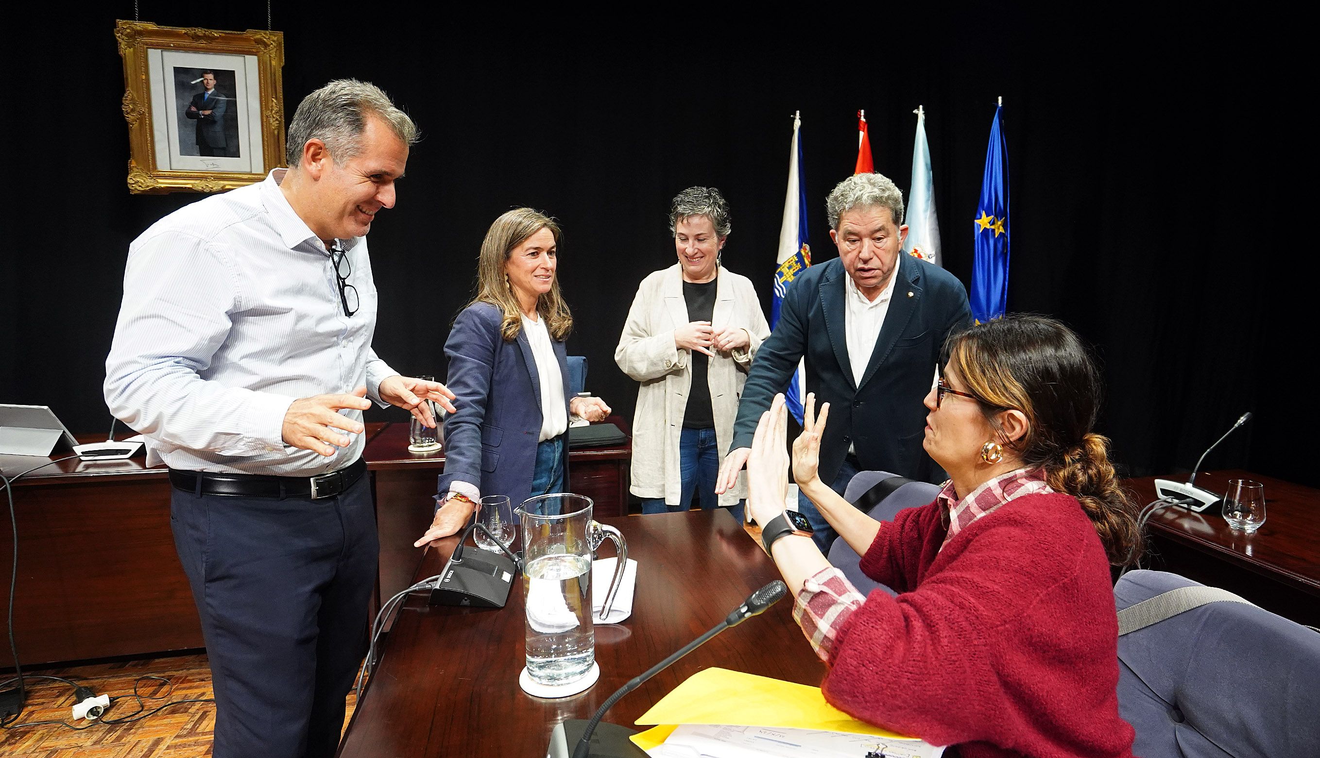 Último pleno de la corporación municipal de Pontevedra en el Teatro Principal 