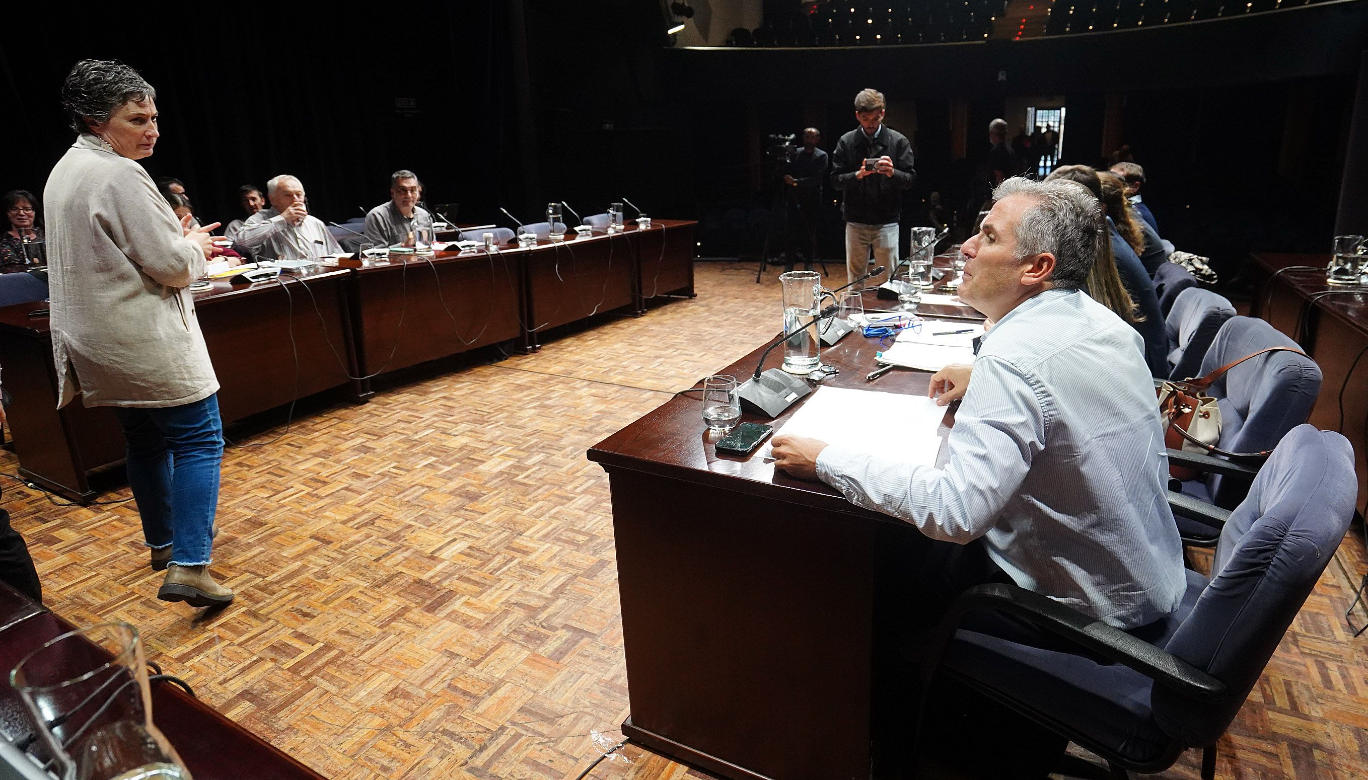 Último pleno de la corporación municipal de Pontevedra en el Teatro Principal 