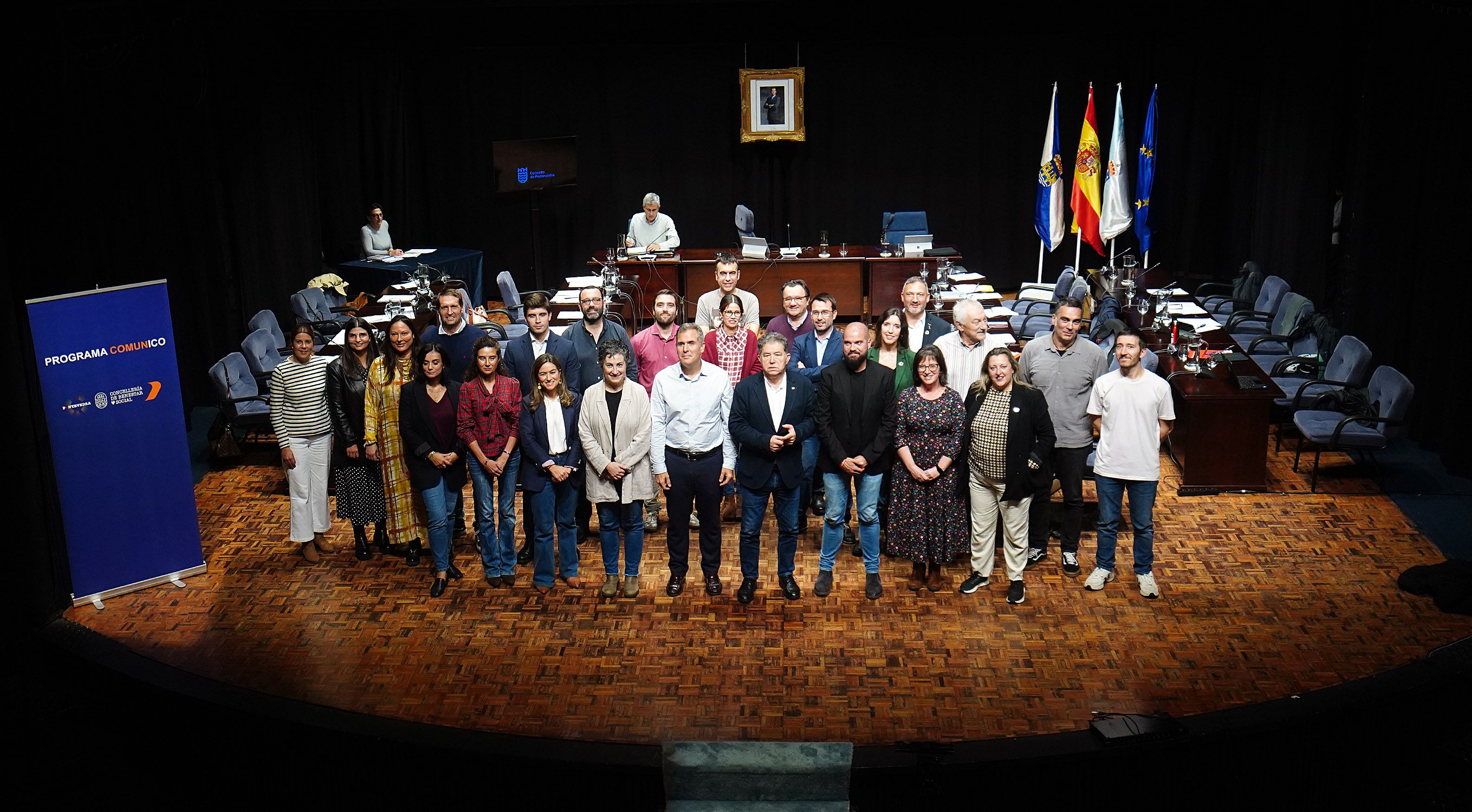 Último pleno de la corporación municipal de Pontevedra en el Teatro Principal 