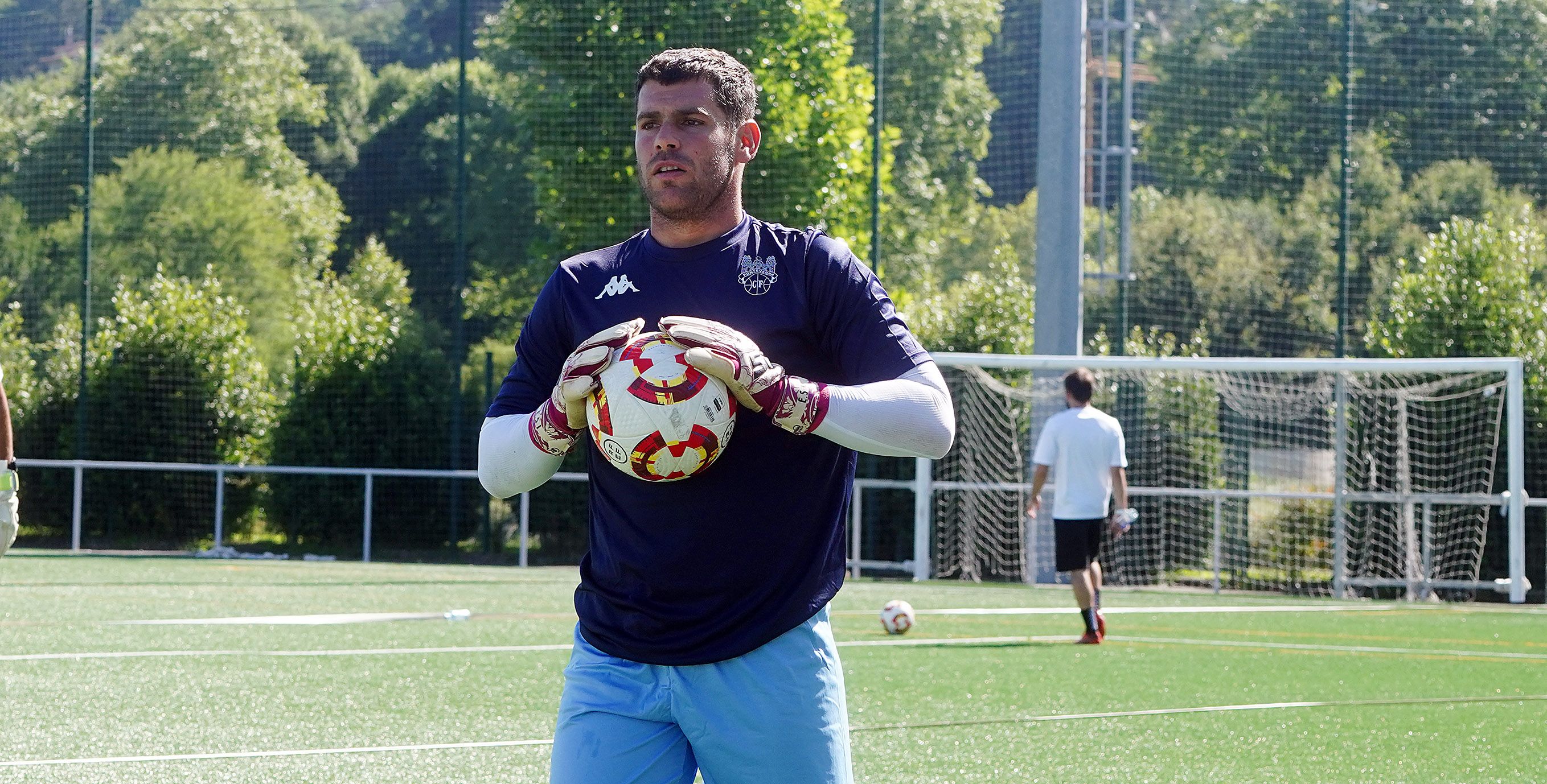 Edu Sousa, porteiro do Pontevedra, durante un adestramento