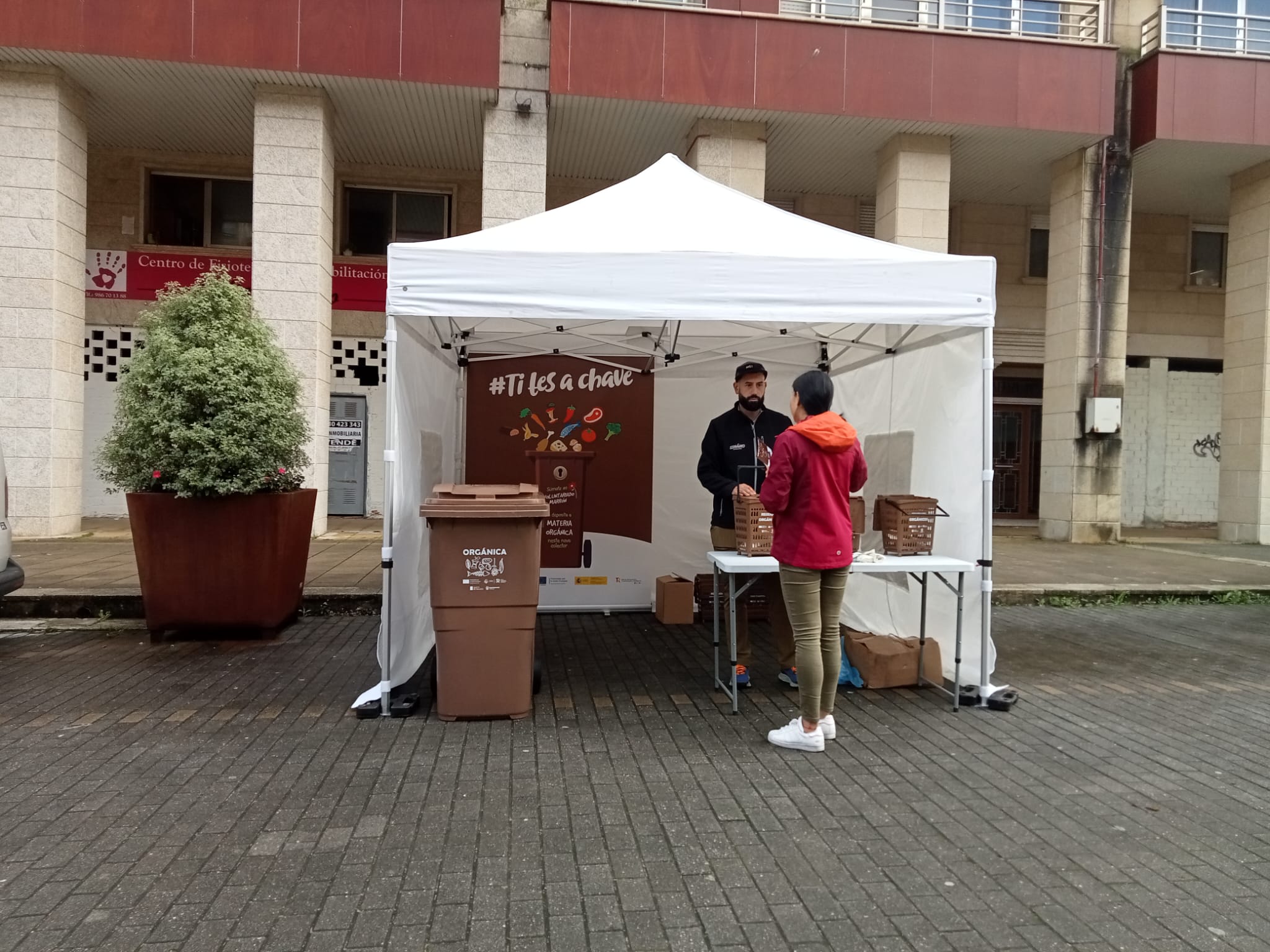 Campaña de divulgación del contenedor marrón para la recogida de fracción orgánica en Soutomaior