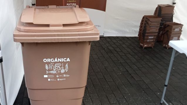 Contenedor marrón para la recogida de fracción orgánica en Soutomaior