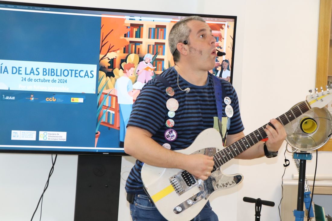 Espectáculo 'Rockeando con Ramona Órbita' de Pakolas en el colegio de A Lama 