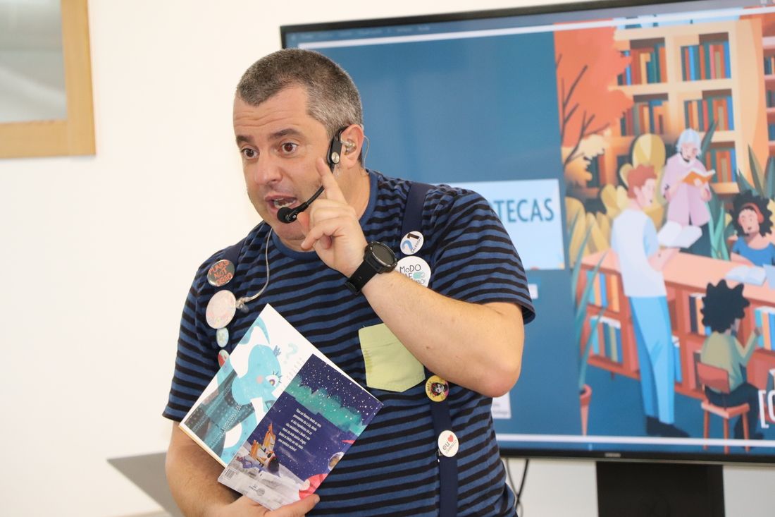 Espectáculo 'Rockeando con Ramona Órbita' de Pakolas en el colegio de A Lama 