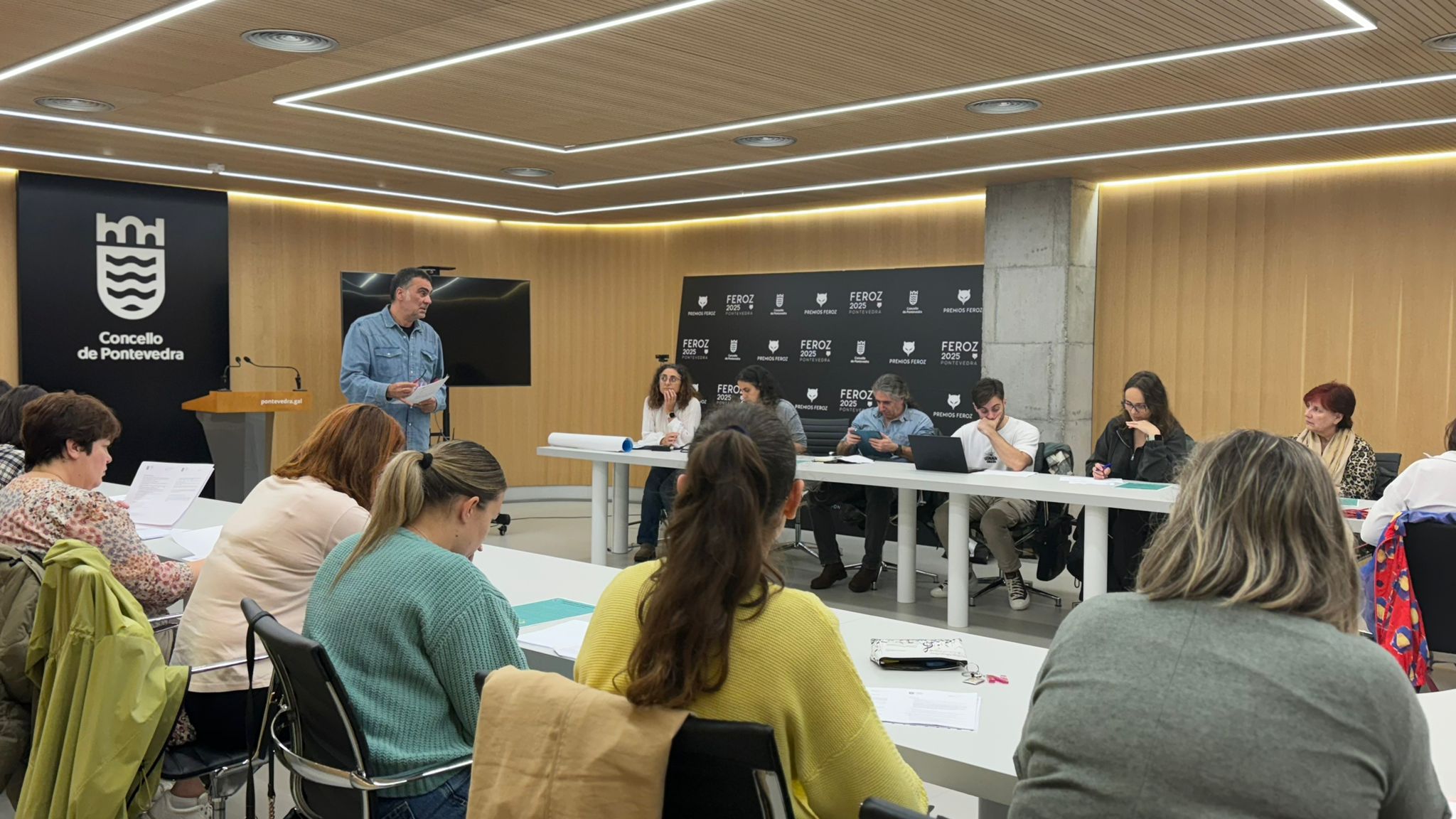 Reunión de Demetrio Gómez con equipos de Normalización Lingüística para trasladar propuestas didácticas sobre el gallego