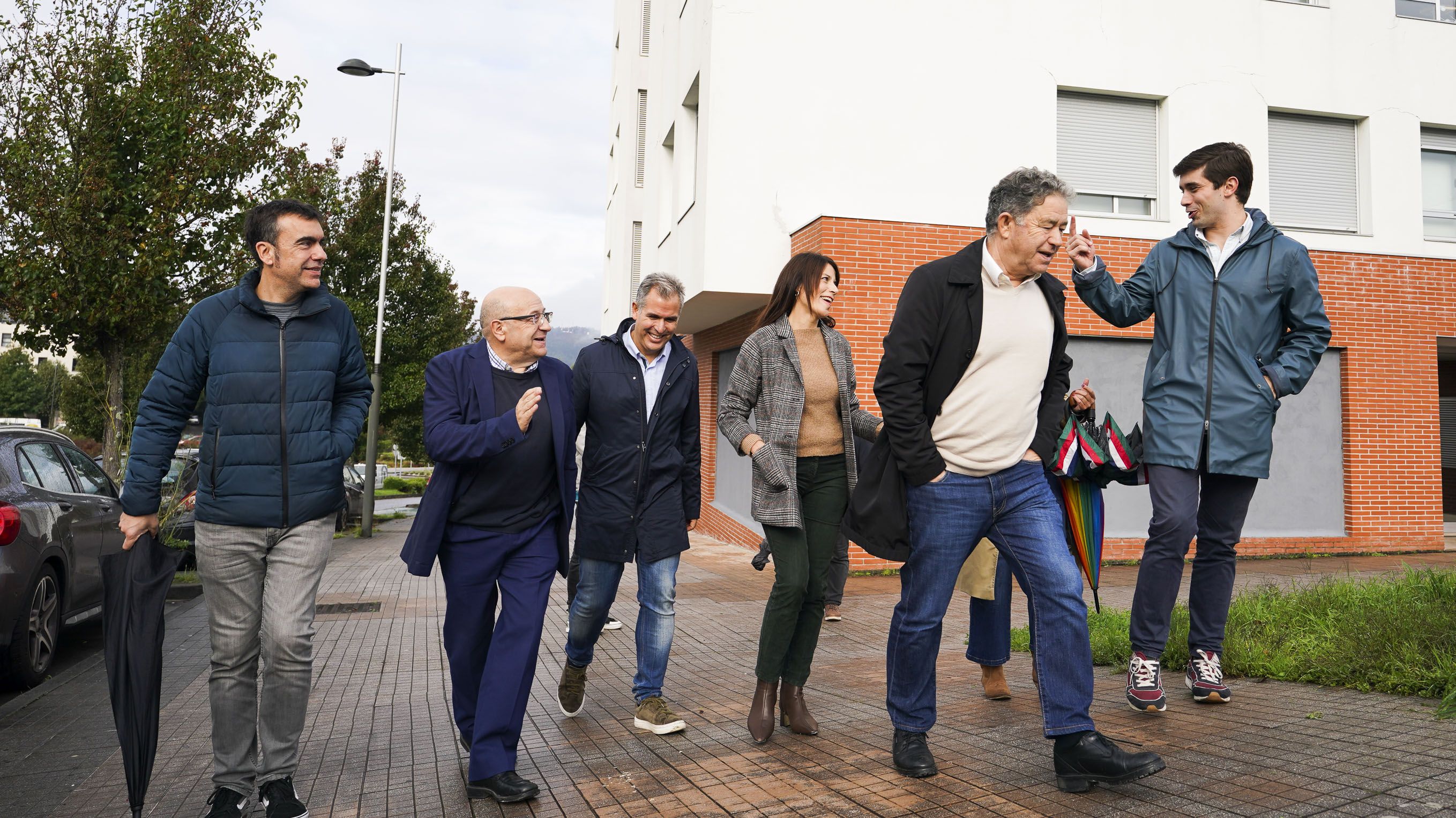 Visita de la conselleira de Vivenda, María Martínez Allegue, y el alcalde a Valdecorvos