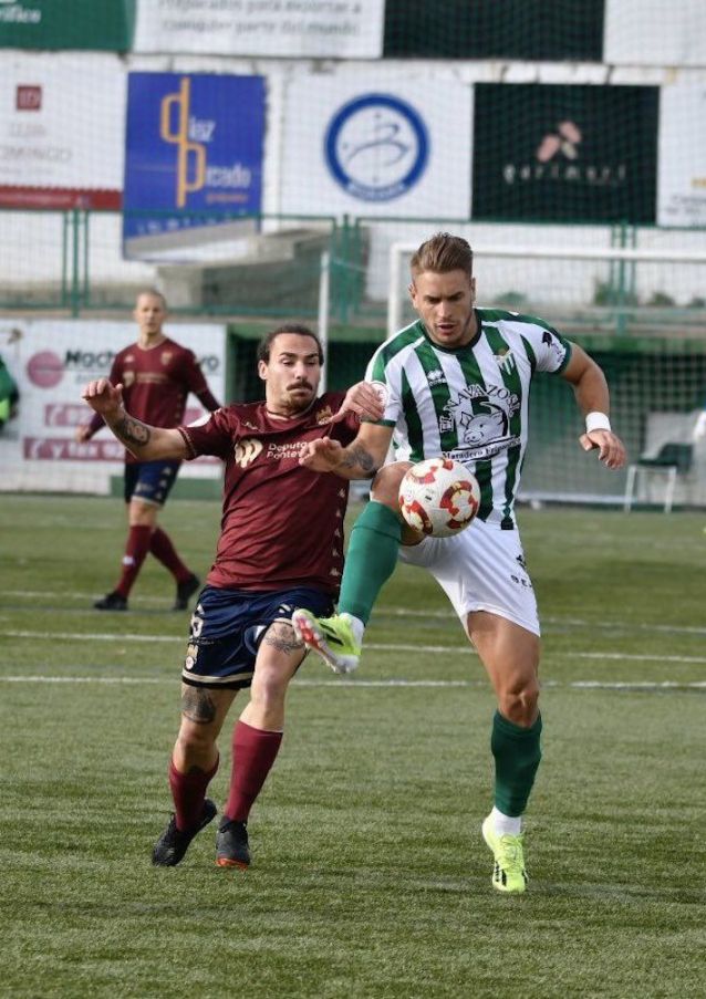 Partido entre Guijuelo y Pontevedra