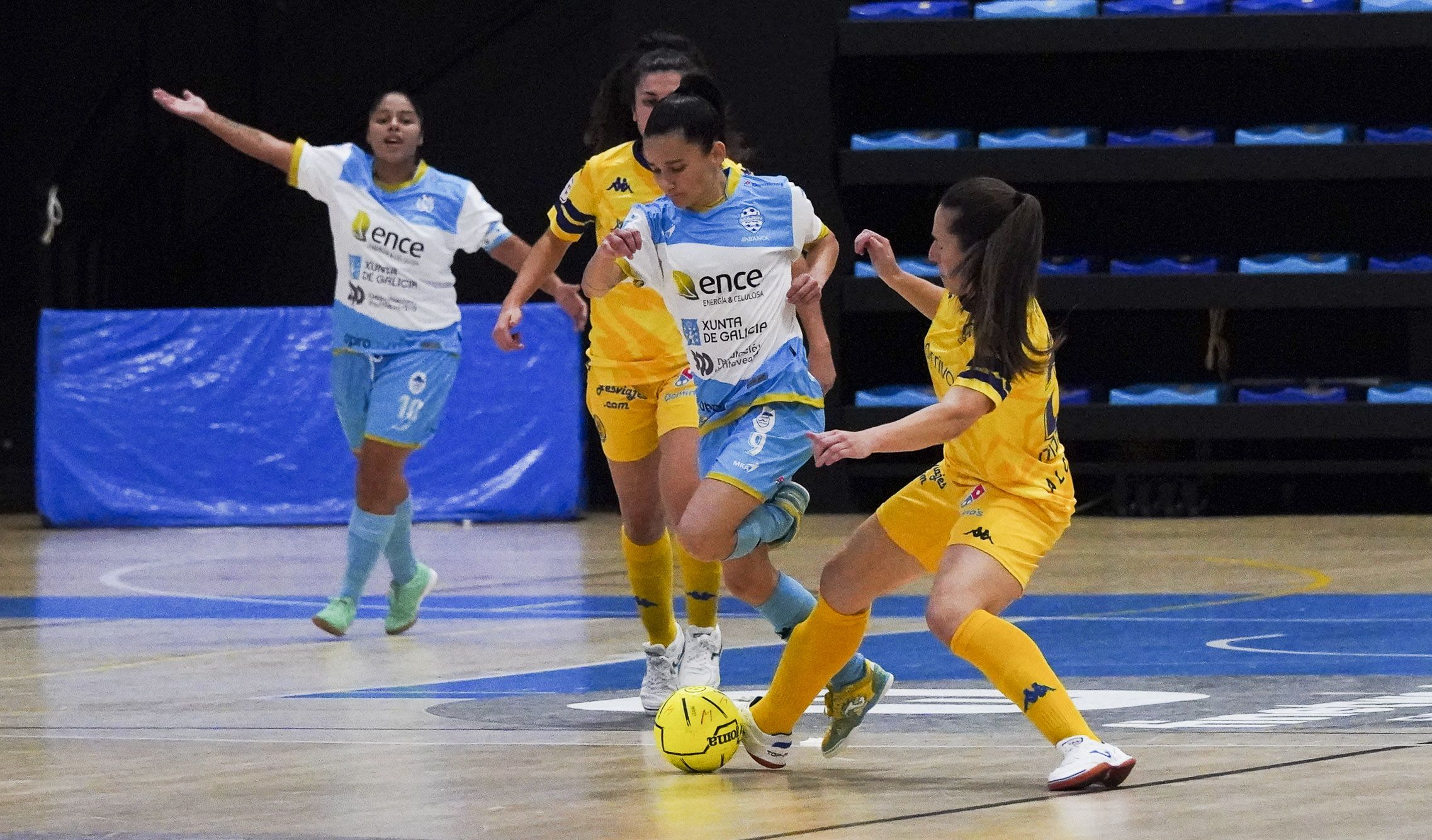 Partido entre Marín Futsal y Alcorcón en A Raña