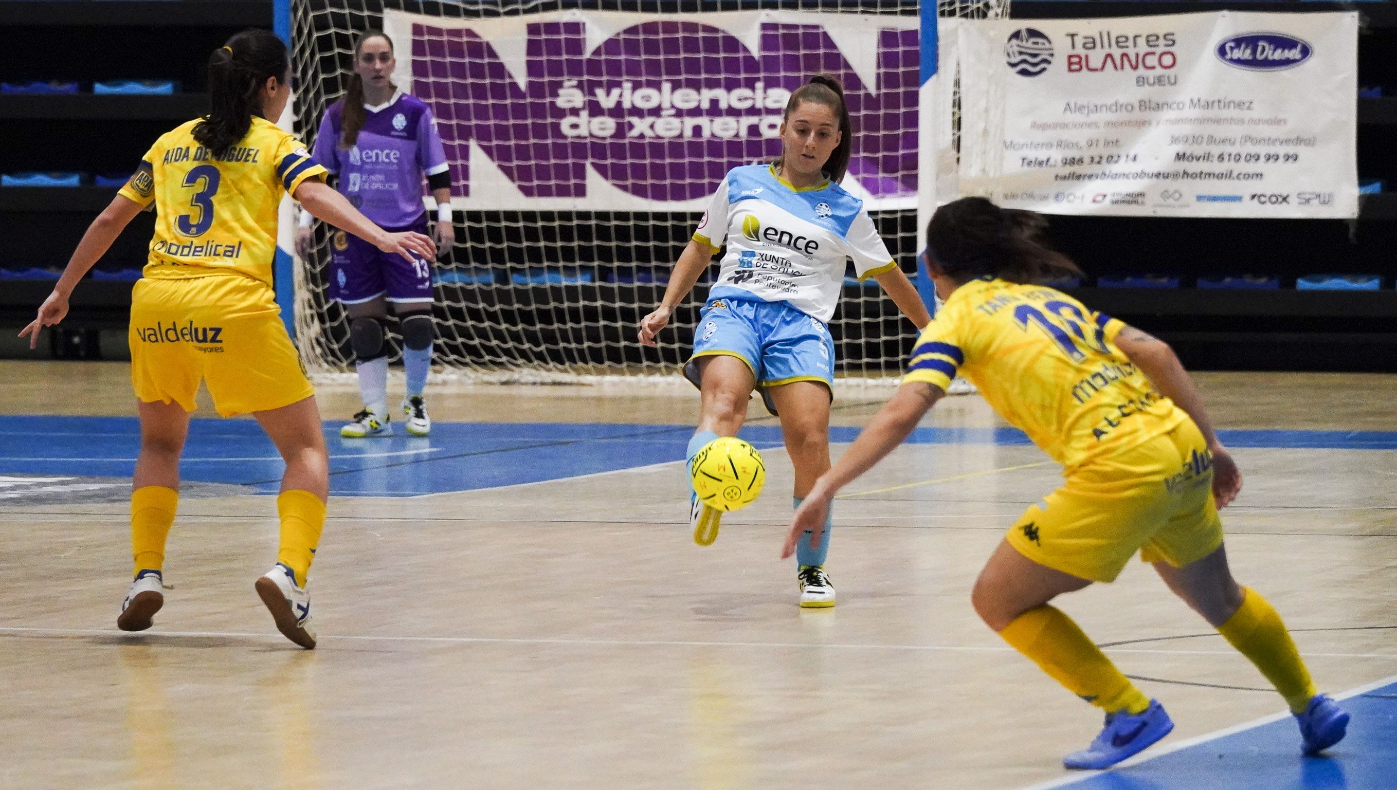 Partido entre Marín Futsal y Alcorcón en A Raña