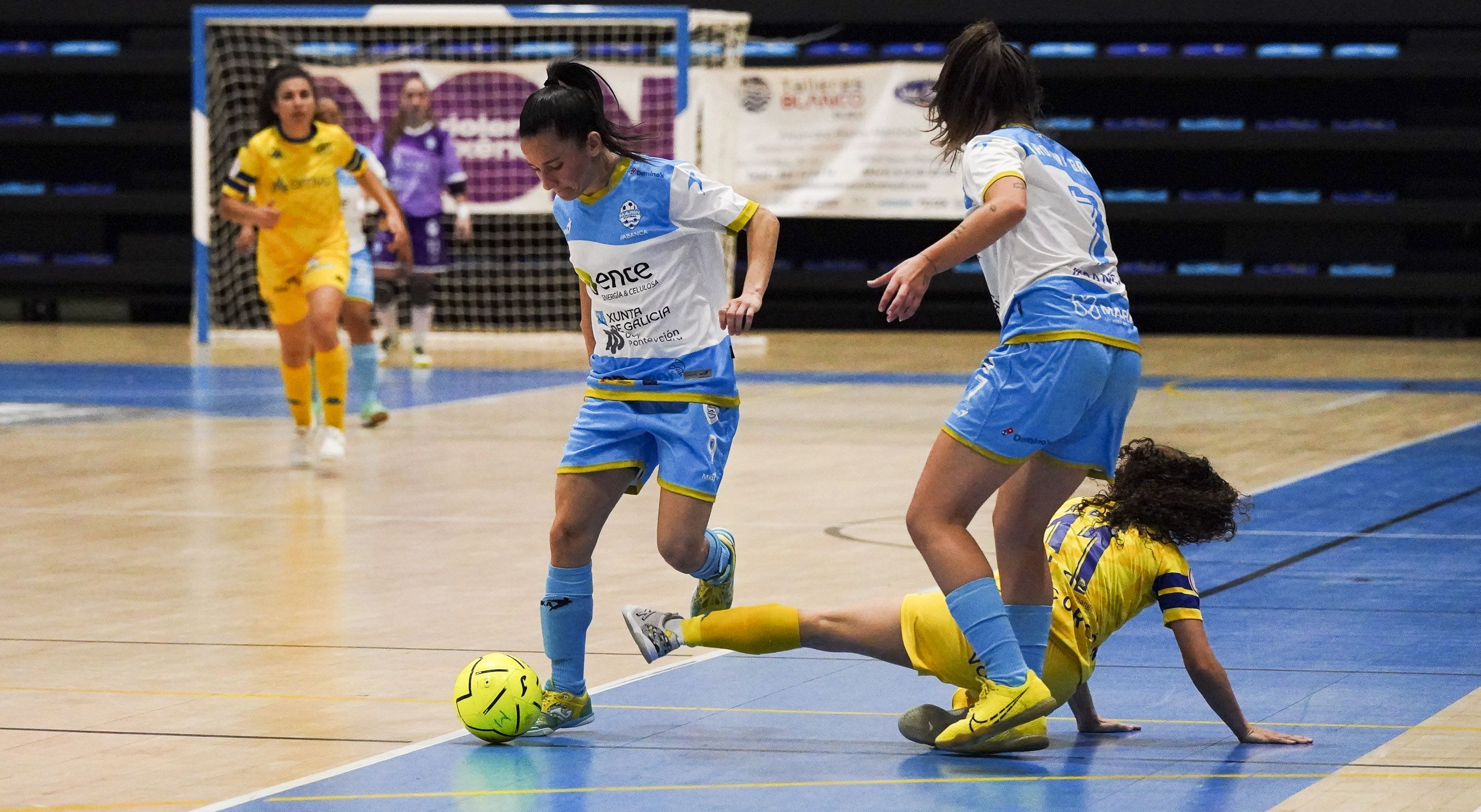 Partido entre Marín Futsal y Alcorcón en A Raña