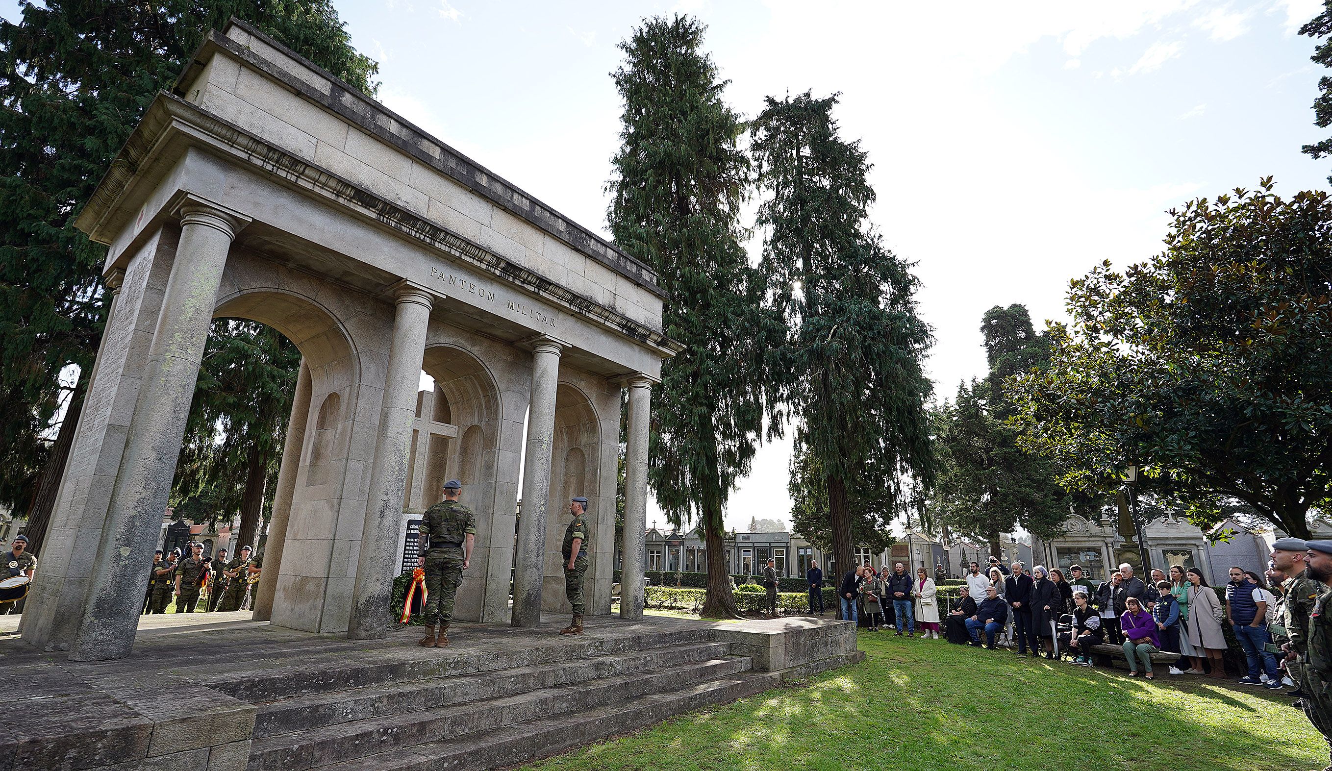 Homenaxe aos Caídos pola Patria no Cemiterio de San Amaro