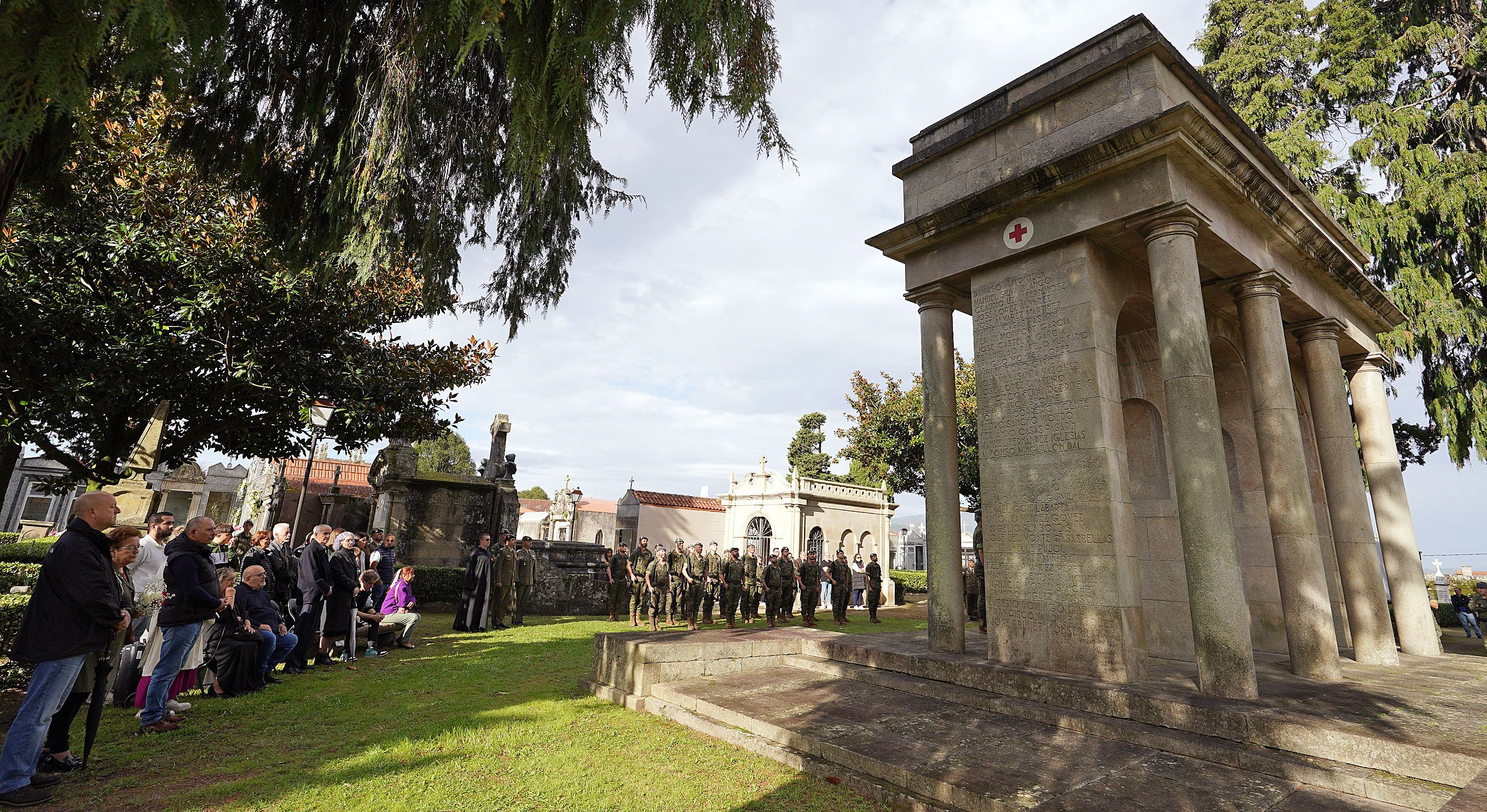 Homenaxe aos Caídos pola Patria no Cemiterio de San Amaro