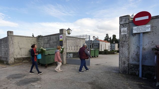 Acceso ao cemiterio de San Amaro pola Rúa Campo Santo