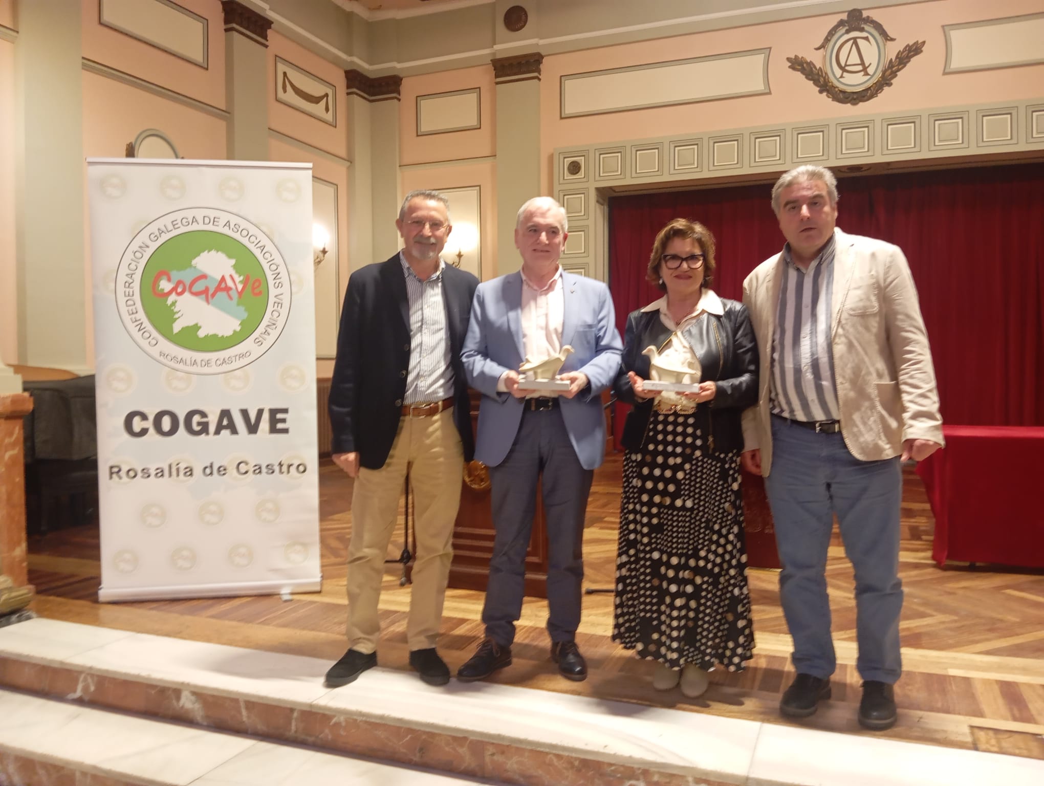 Fina Casalderrey e Afapo co premio COGAVE