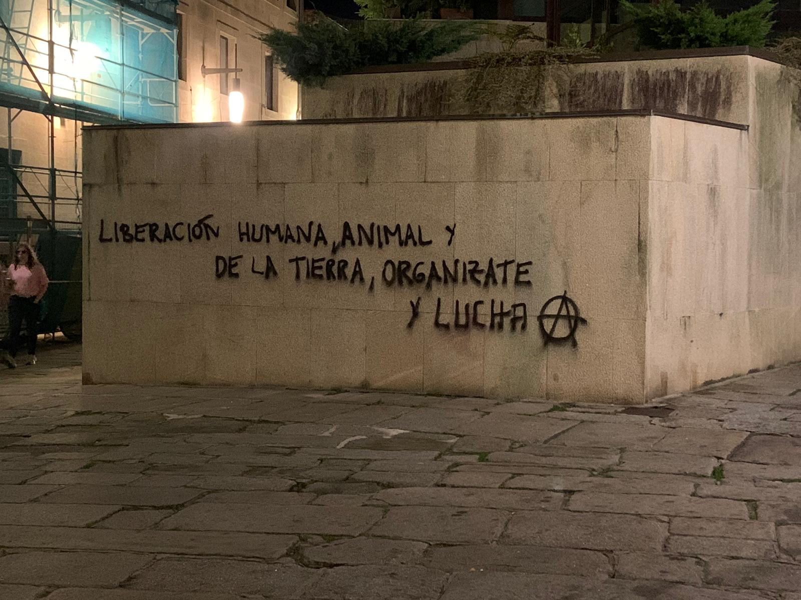 Pintada no edifico Fernández López