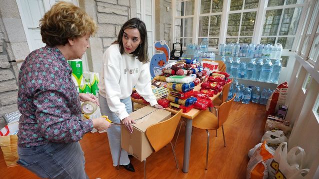 Recollida de alimentos e produtos de limpeza e hixiene no Café Moderno