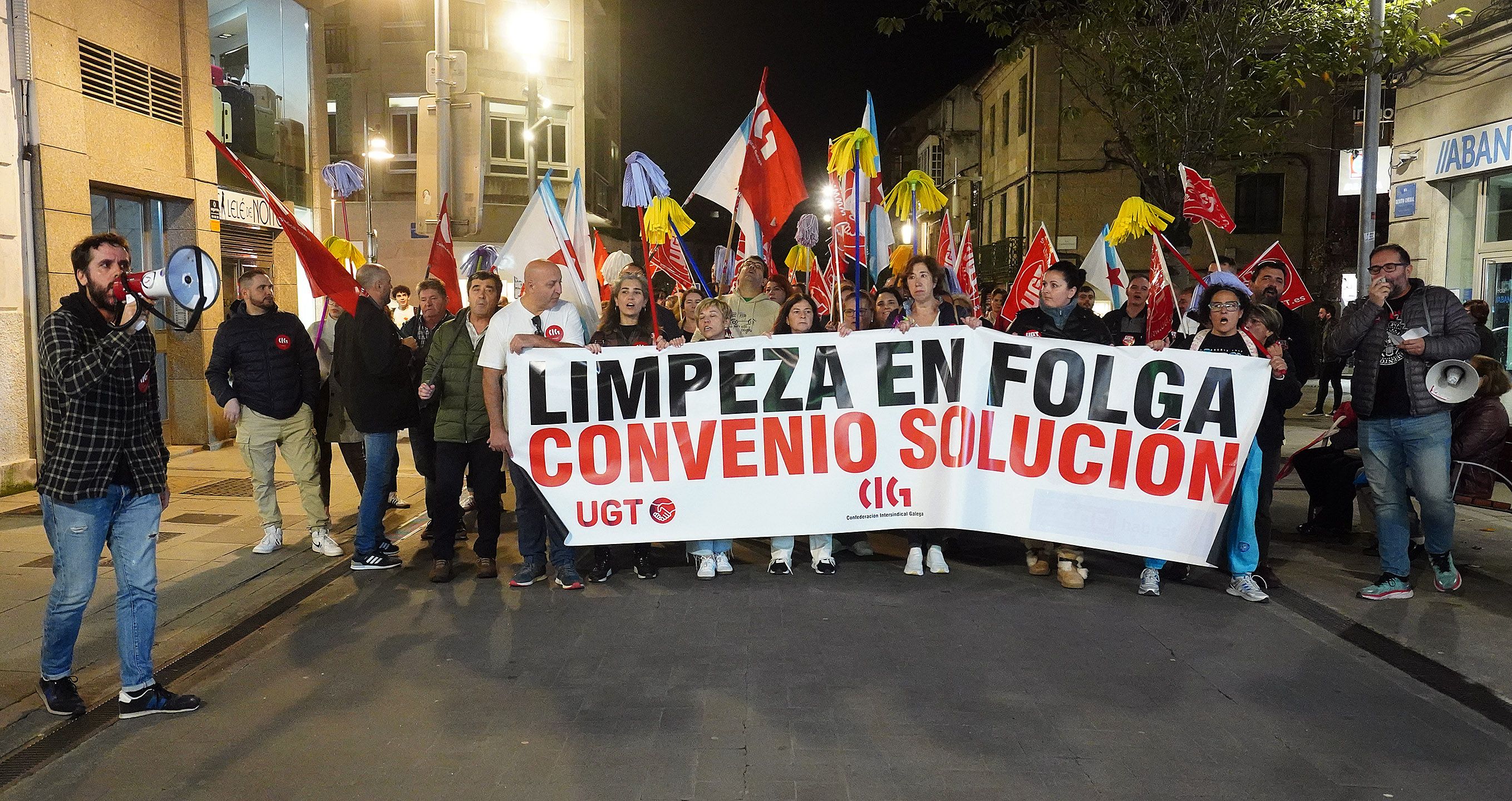 Manifestación del sector de limpieza de edificios en Pontevedra