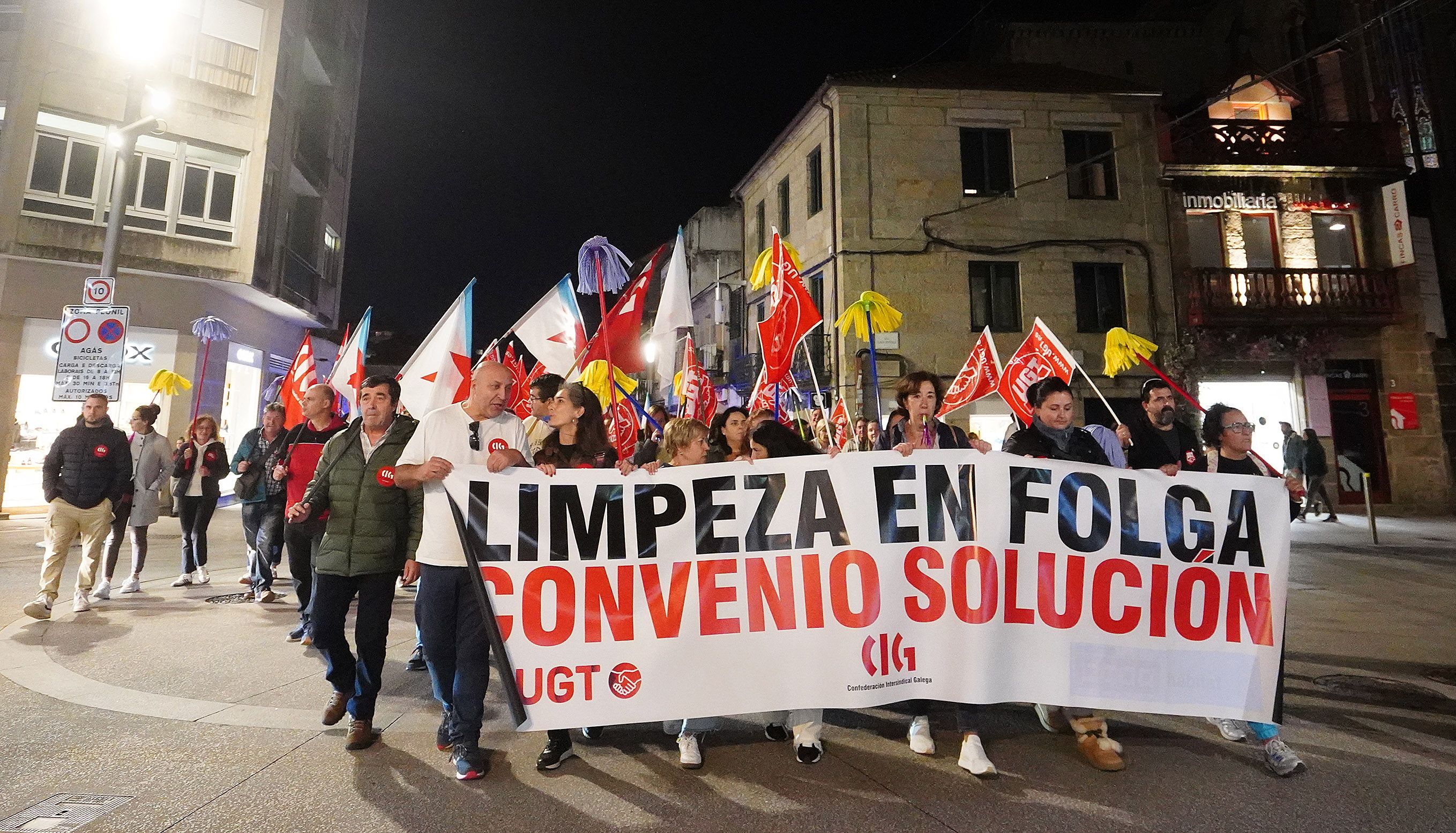 Manifestación del sector de limpieza de edificios en Pontevedra