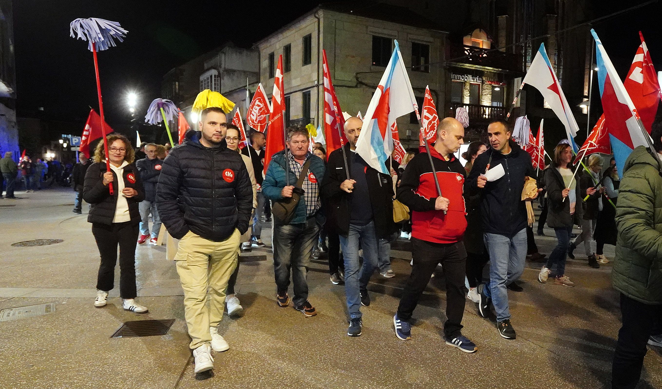 Manifestación del sector de limpieza de edificios en Pontevedra