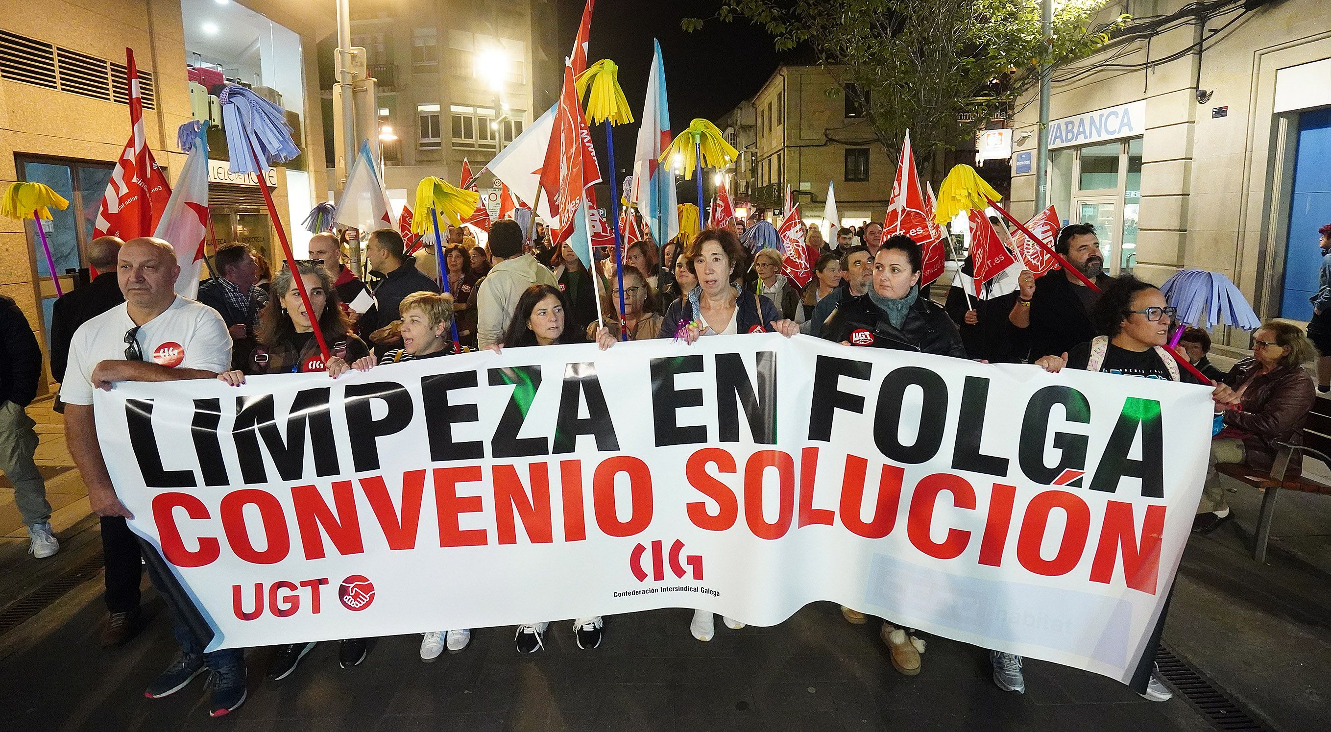 Manifestación del sector de limpieza de edificios en Pontevedra