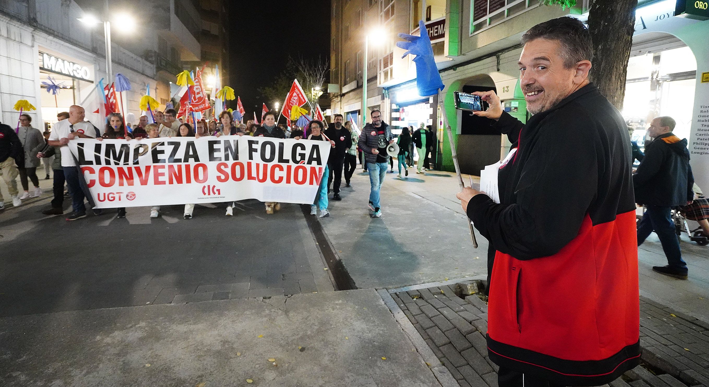 Manifestación del sector de limpieza de edificios en Pontevedra