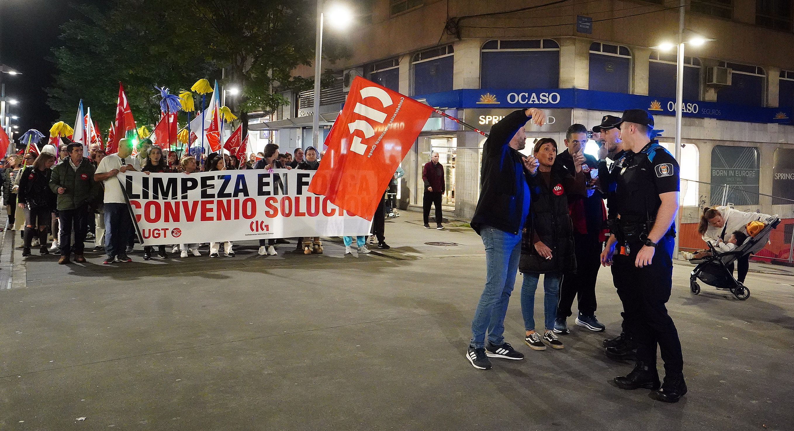 Manifestación del sector de limpieza de edificios en Pontevedra